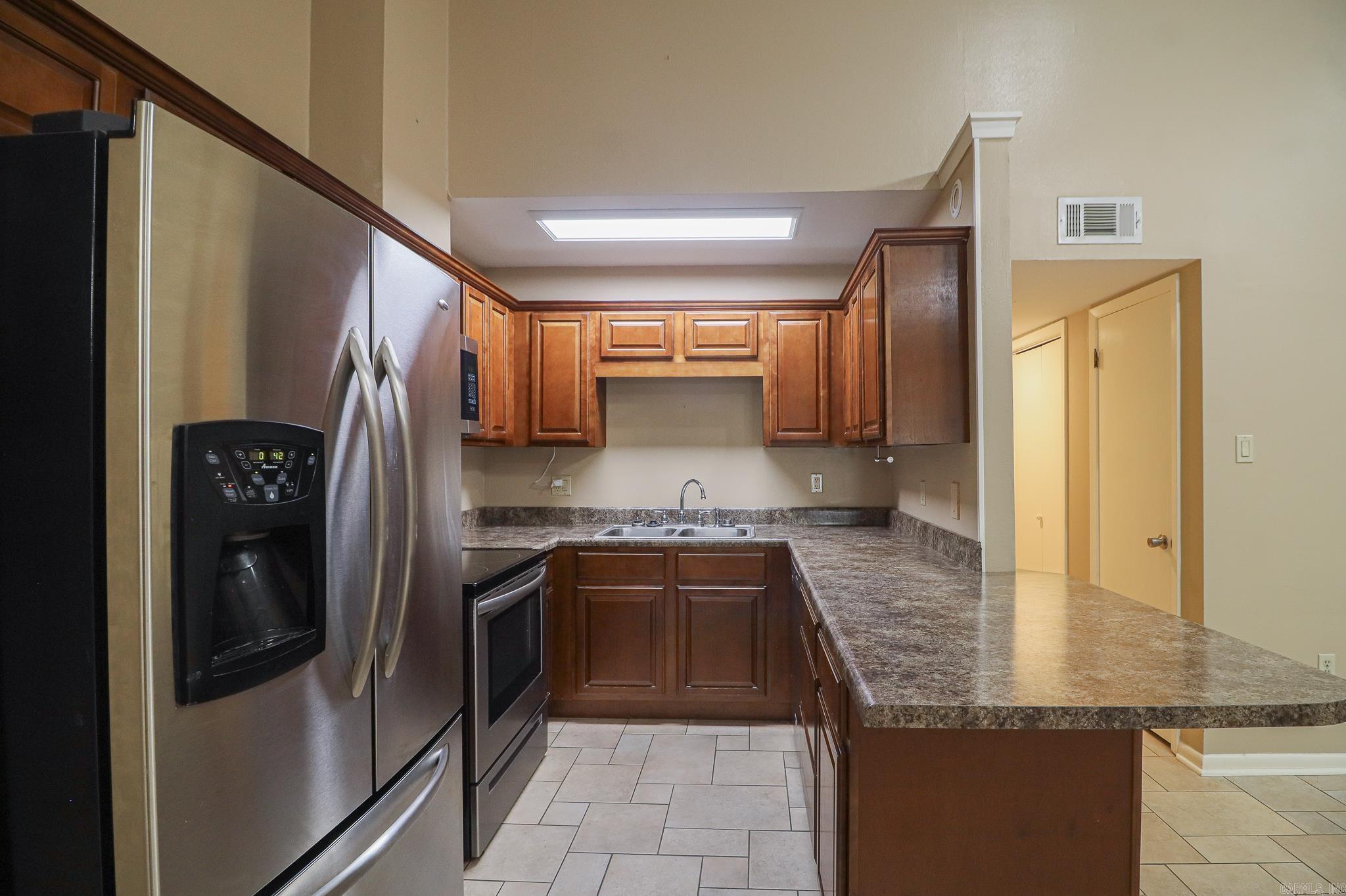 2711 Greenbriar Drive A Property Photo 12
