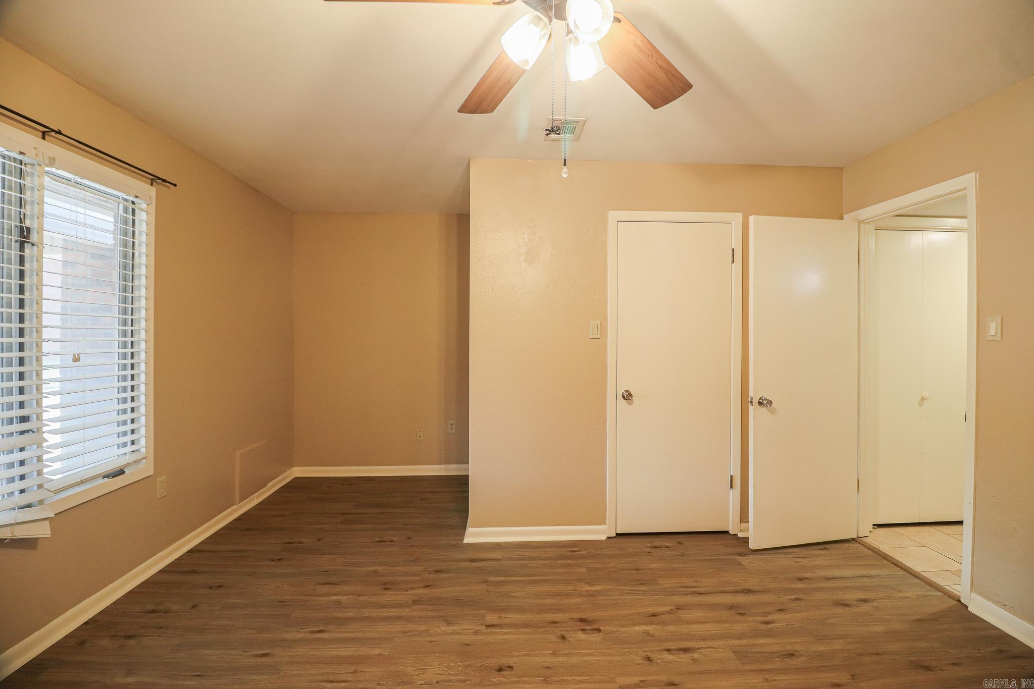 2711 Greenbriar Drive A Property Photo 19
