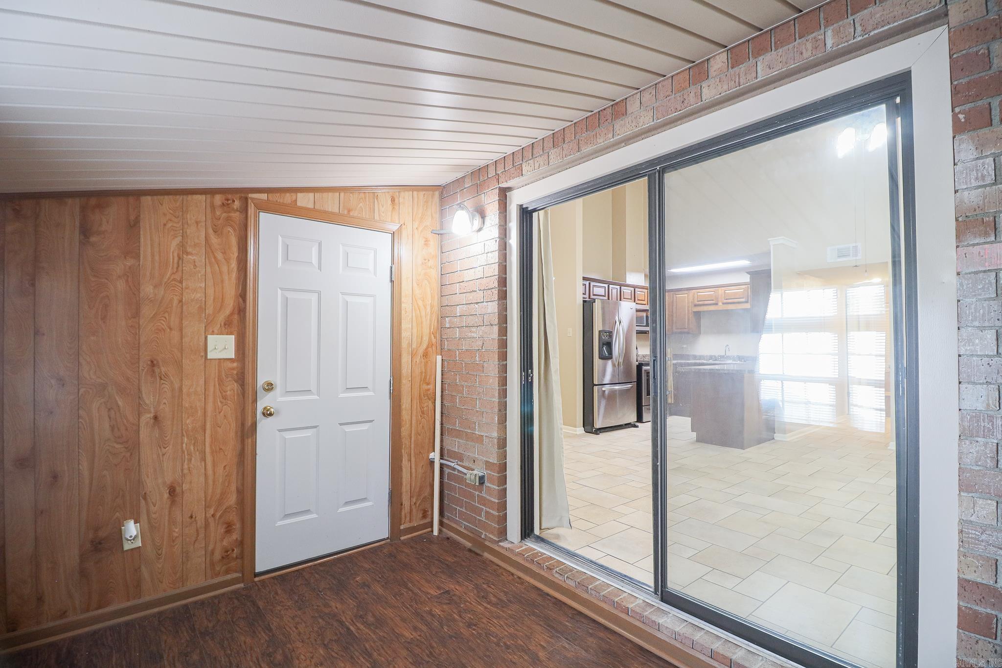 2711 Greenbriar Drive A Property Photo 23