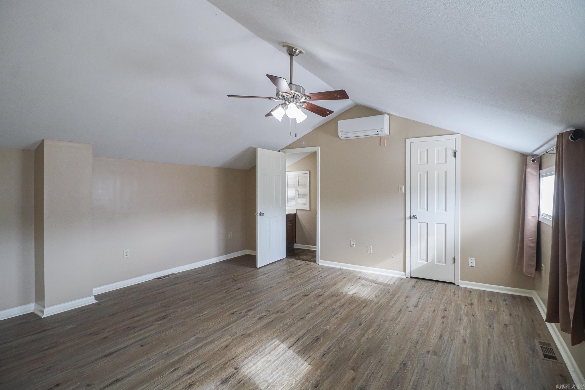 2711 Greenbriar Drive A Property Photo 24