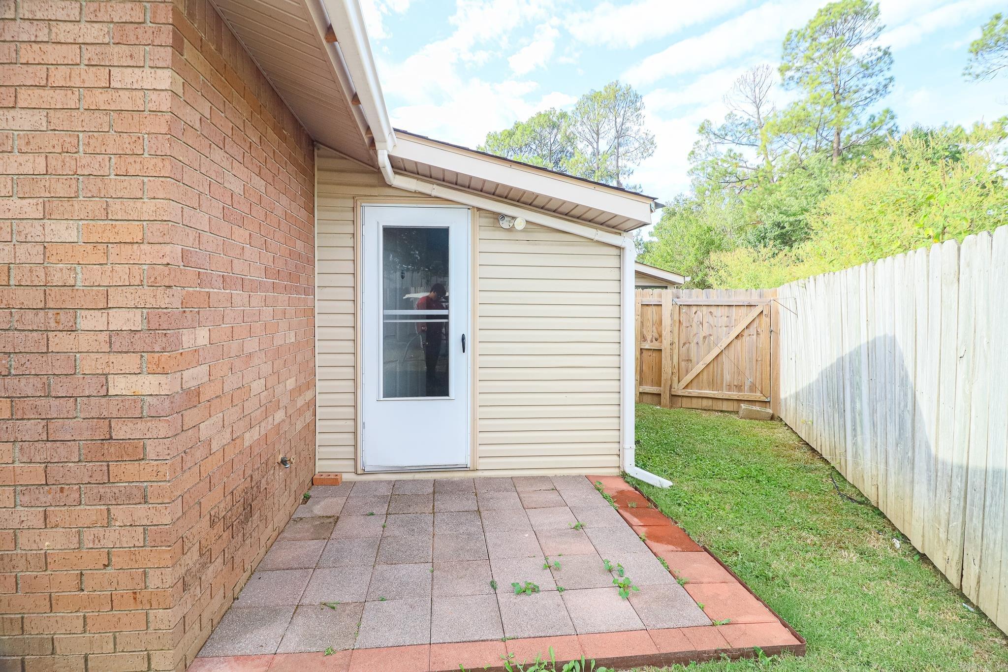 2711 Greenbriar Drive A Property Photo 32