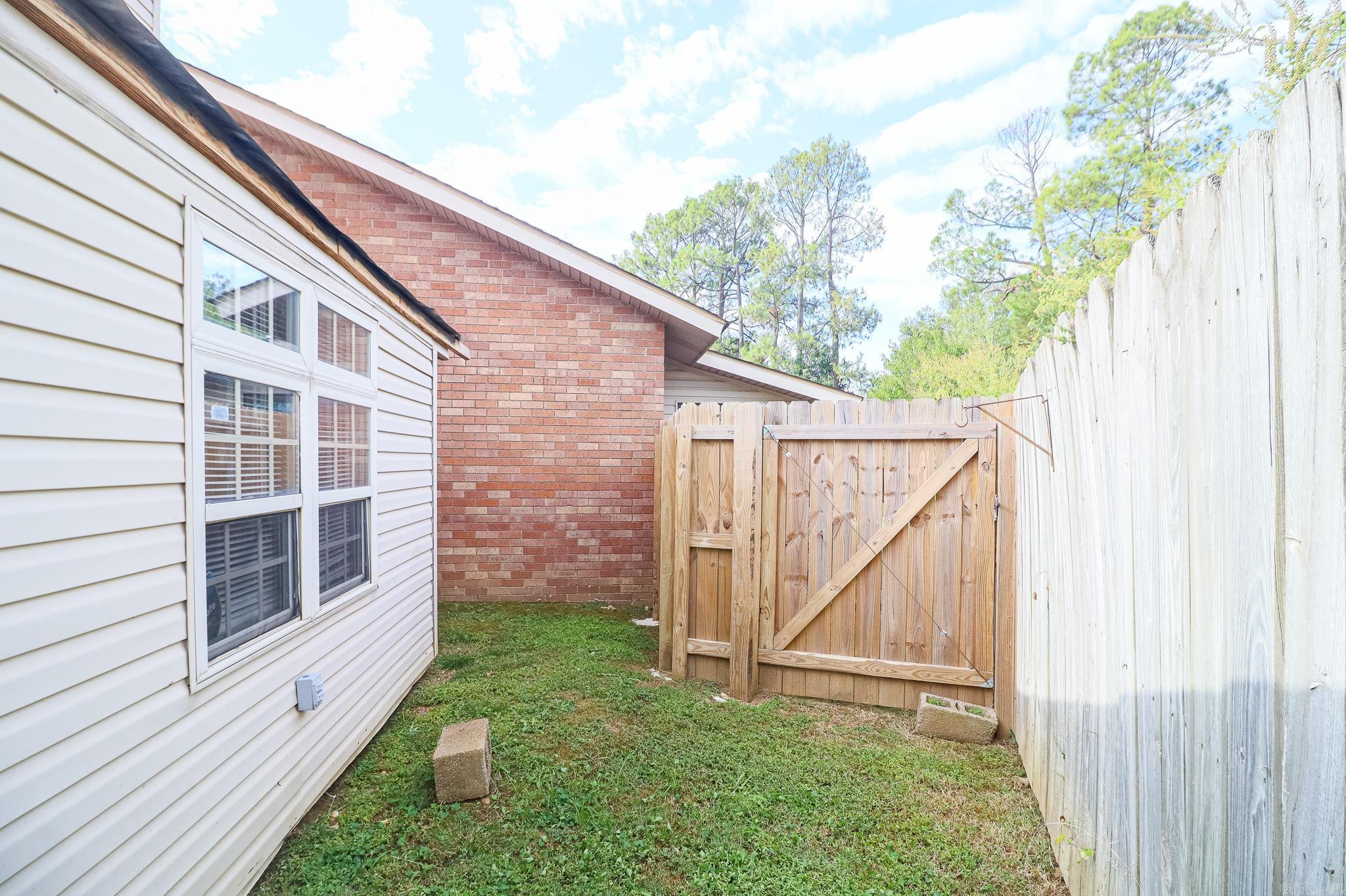 2711 Greenbriar Drive A Property Photo 33
