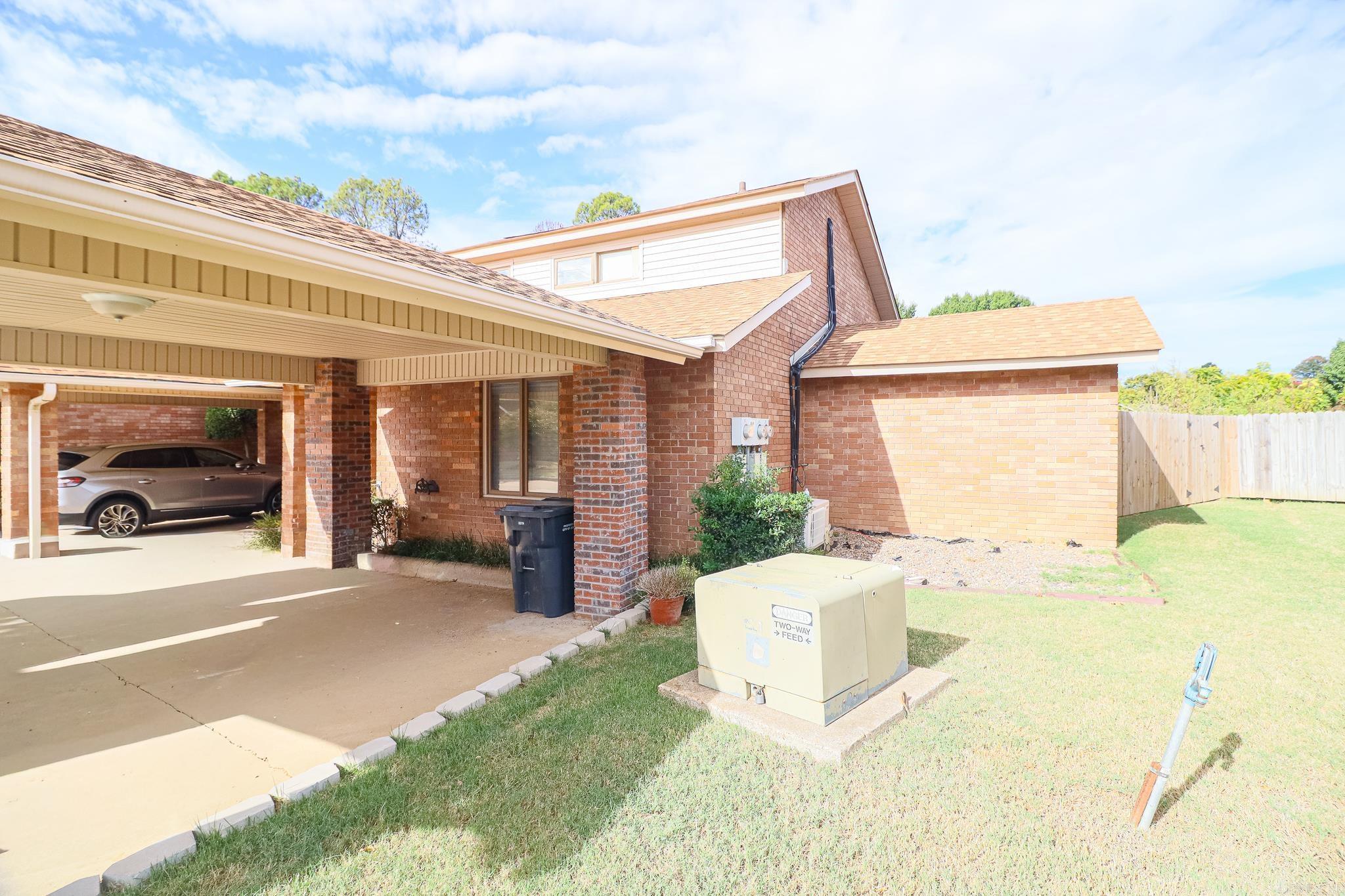 2711 Greenbriar Drive A Property Photo 34