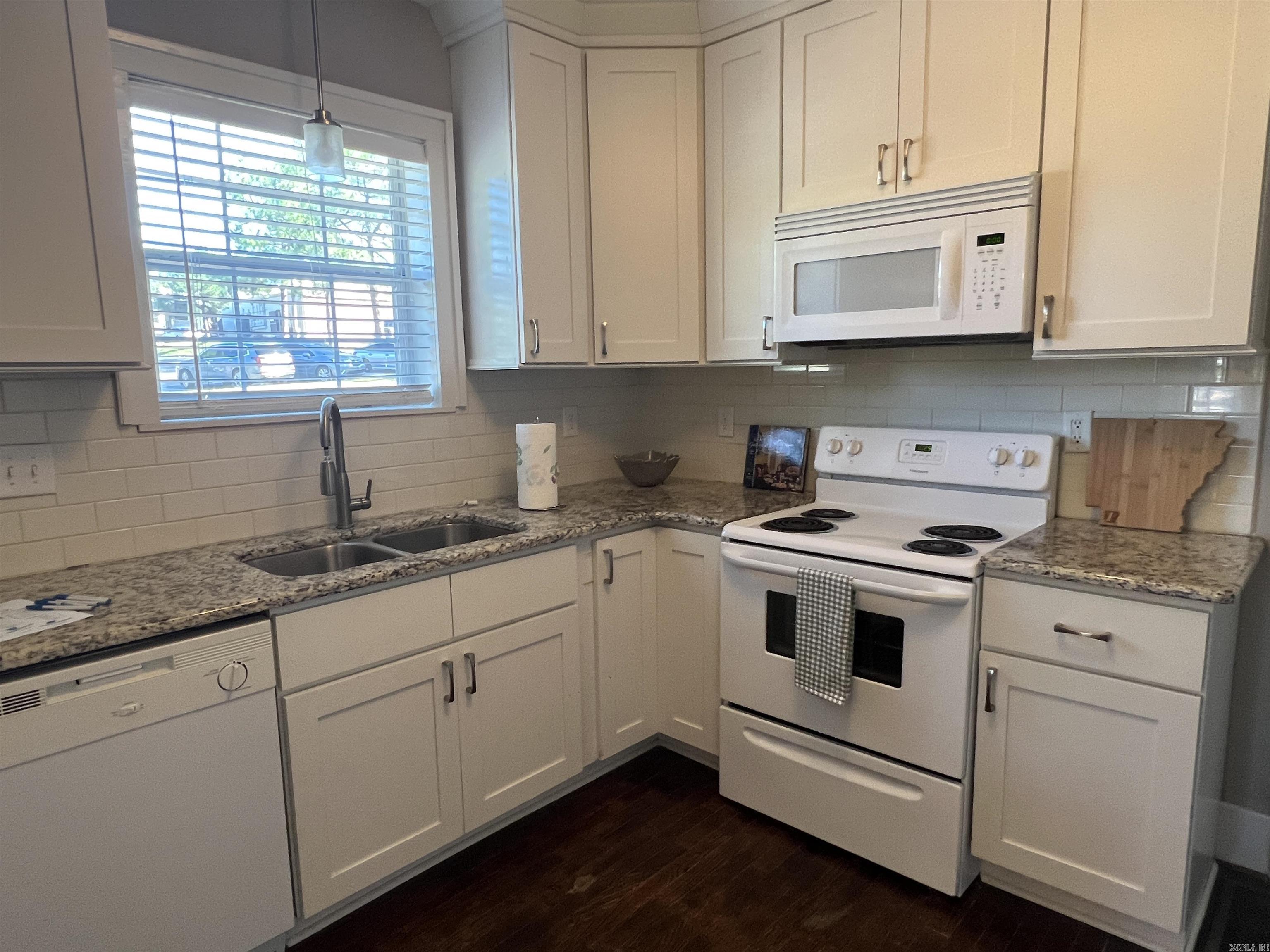1723 N Fillmore Property Photo 8