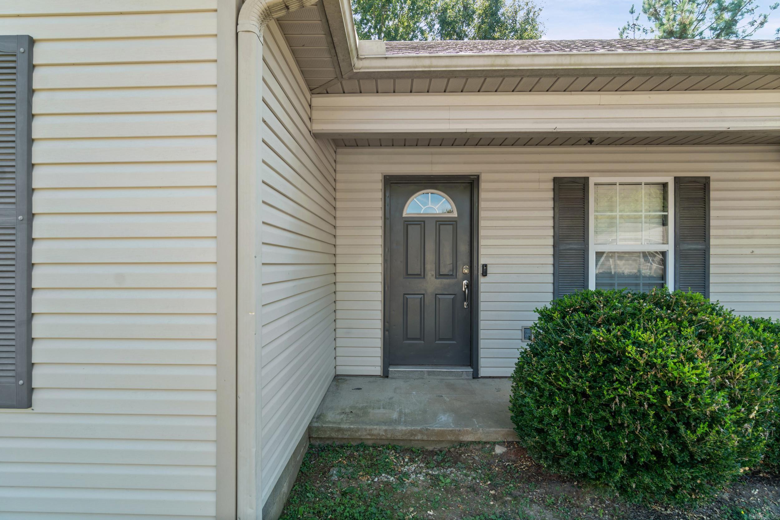 101 Lucy Ln. Property Photo 4