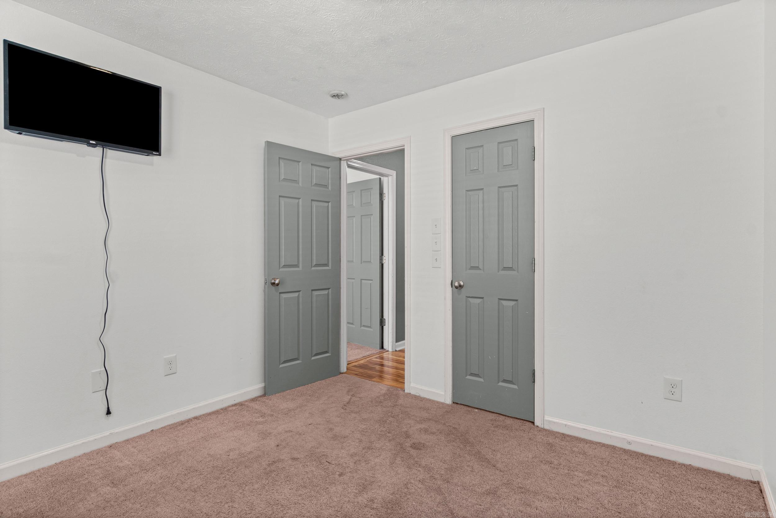 101 Lucy Ln. Property Photo 20