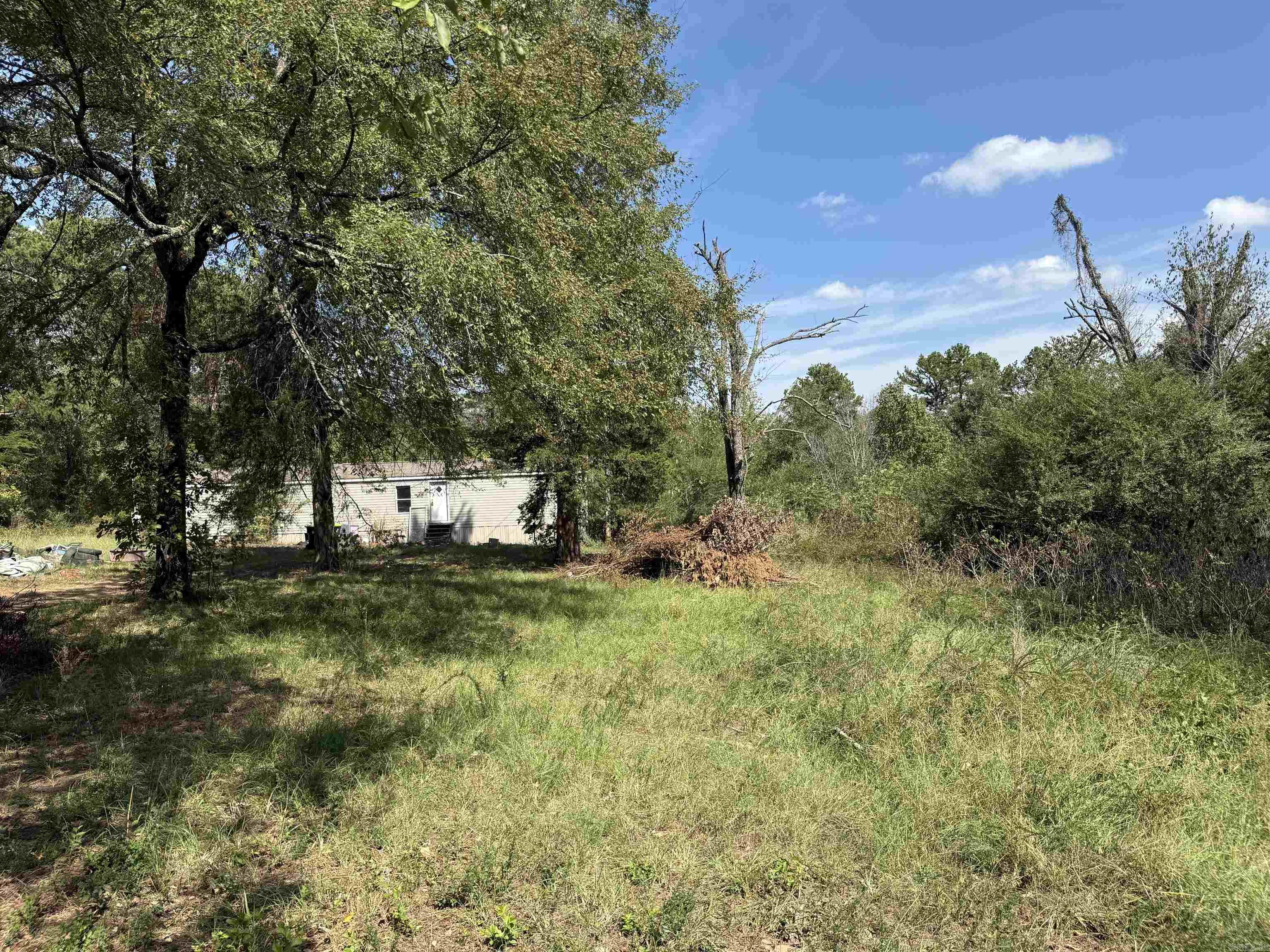 636 Eakins Road Property Photo 1