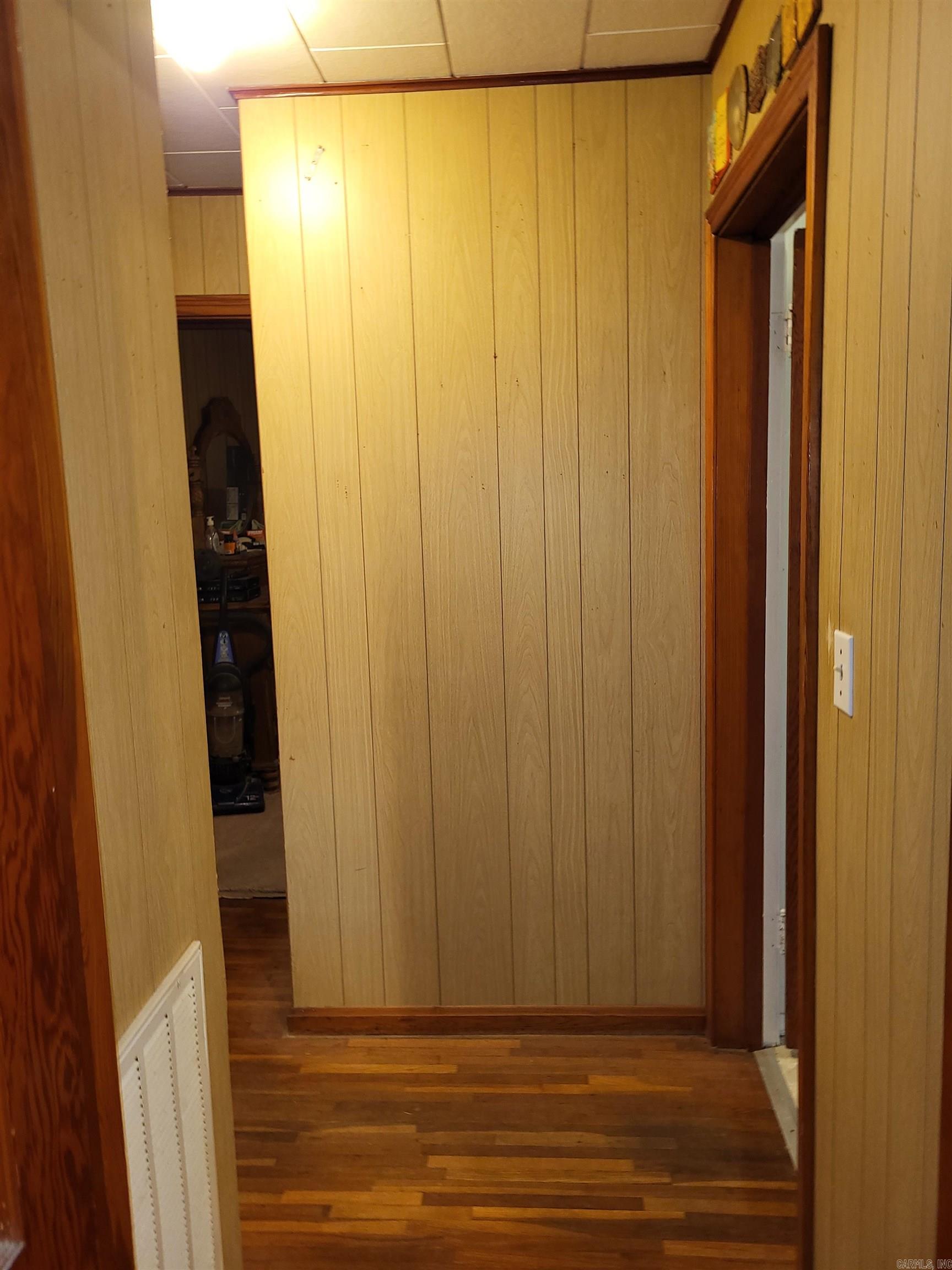 225 S Cagle St Property Photo 5