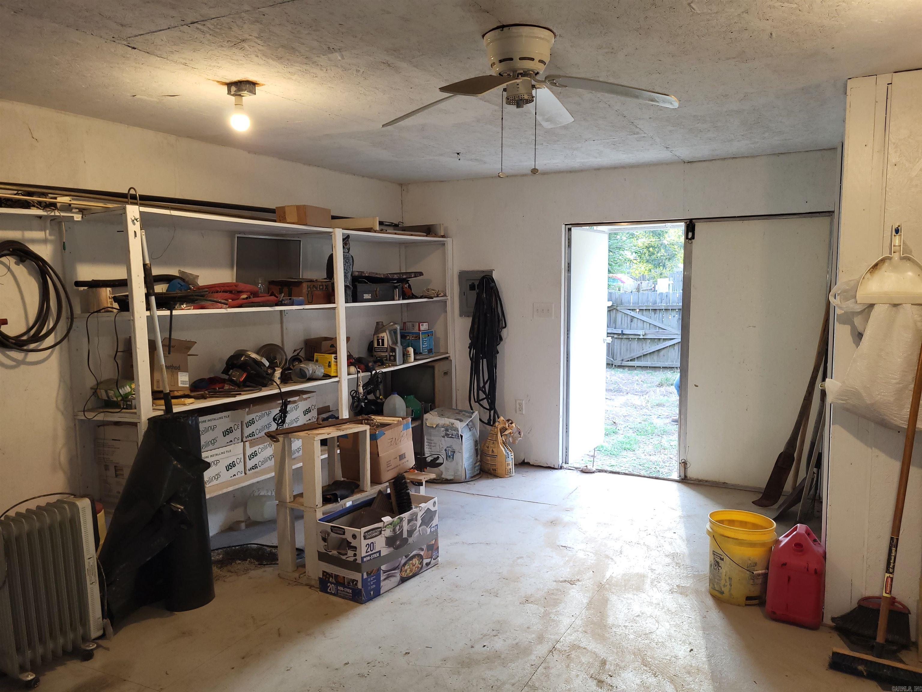 225 S Cagle St Property Photo 26