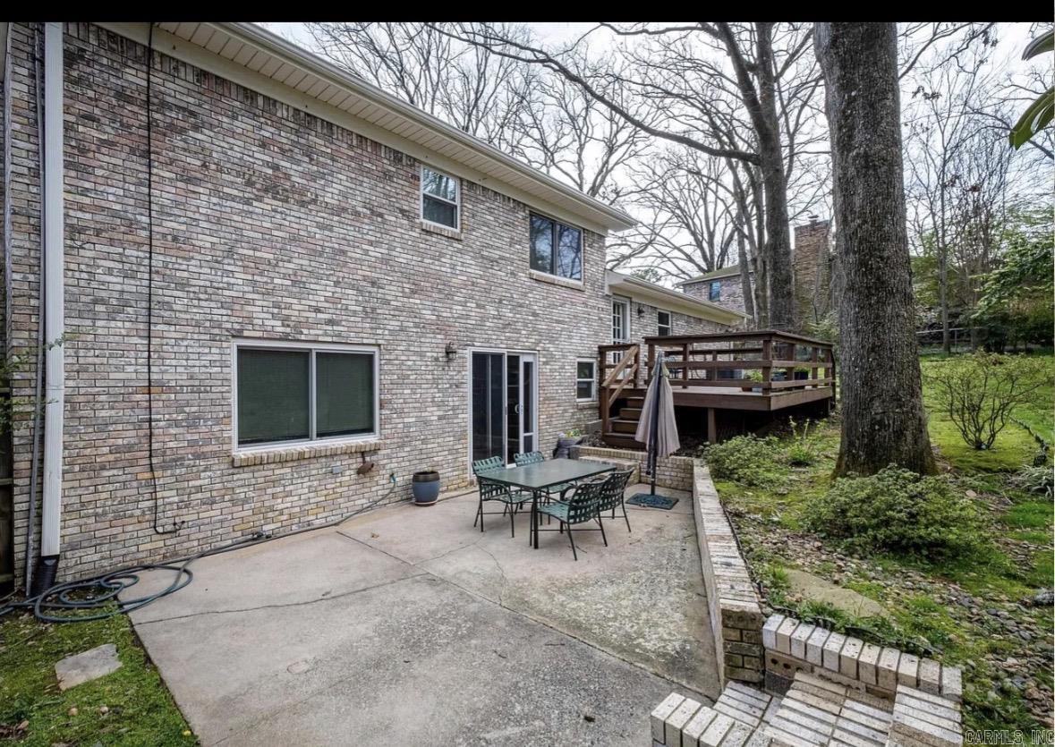 2 Highwood Drive Property Photo 3