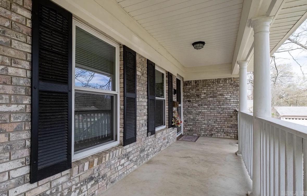 2 Highwood Drive Property Photo 6