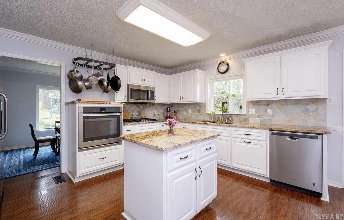 2 Highwood Drive Property Photo 17
