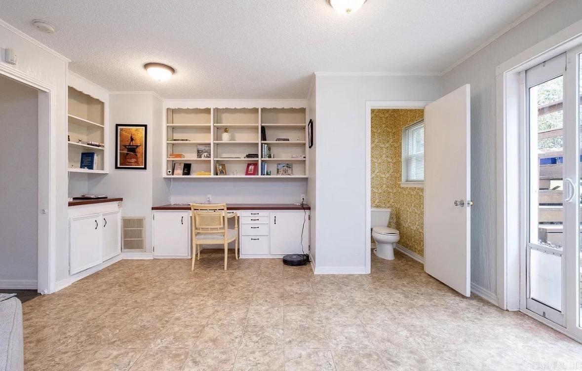 2 Highwood Drive Property Photo 31