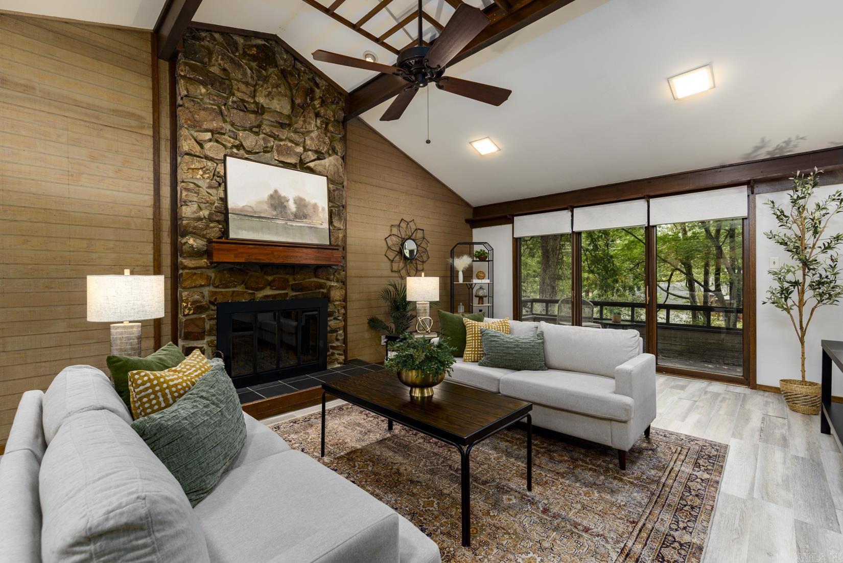 5 Coachlight Circle Property Photo 2