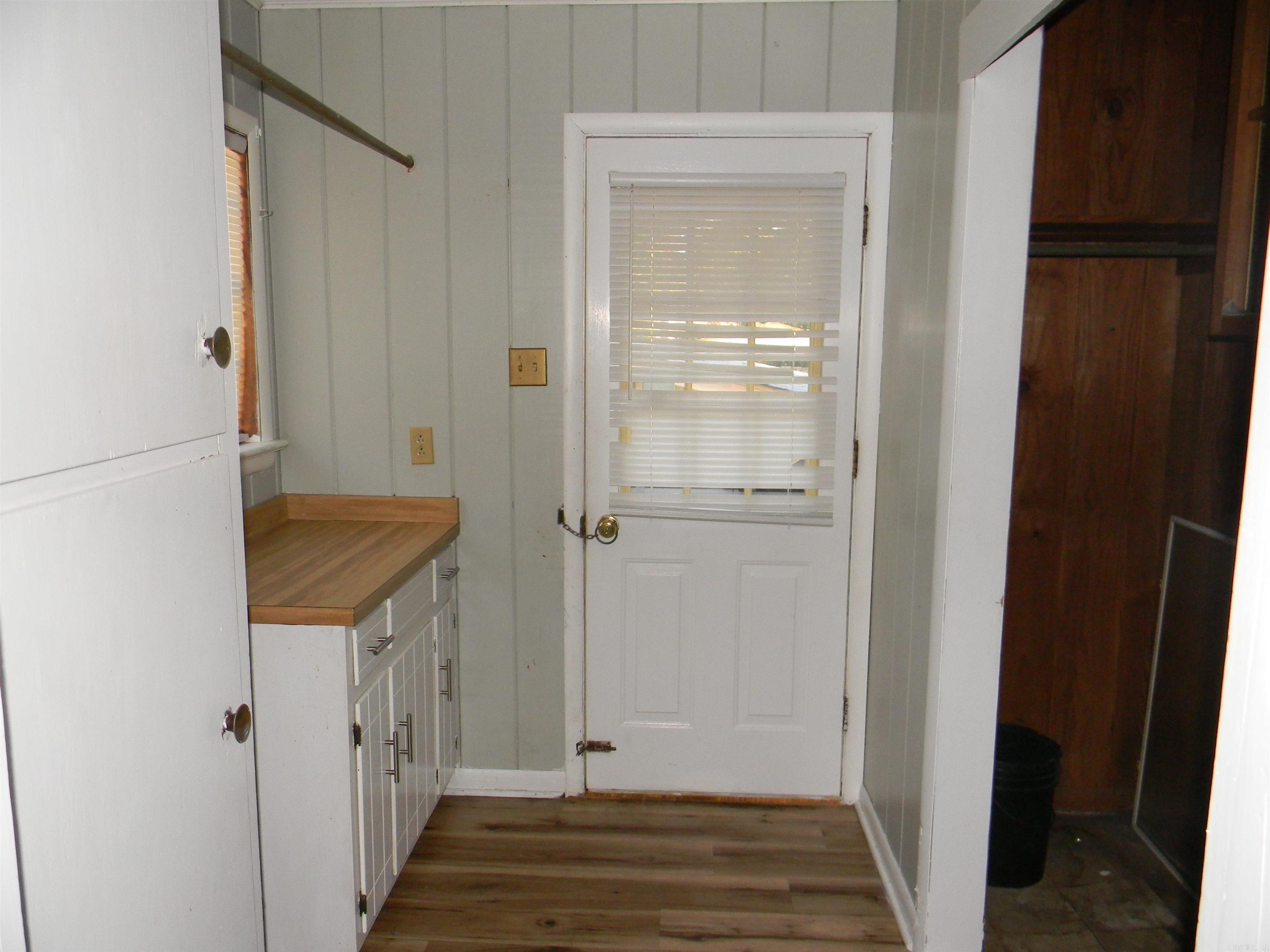 1206 W 30th Property Photo 6