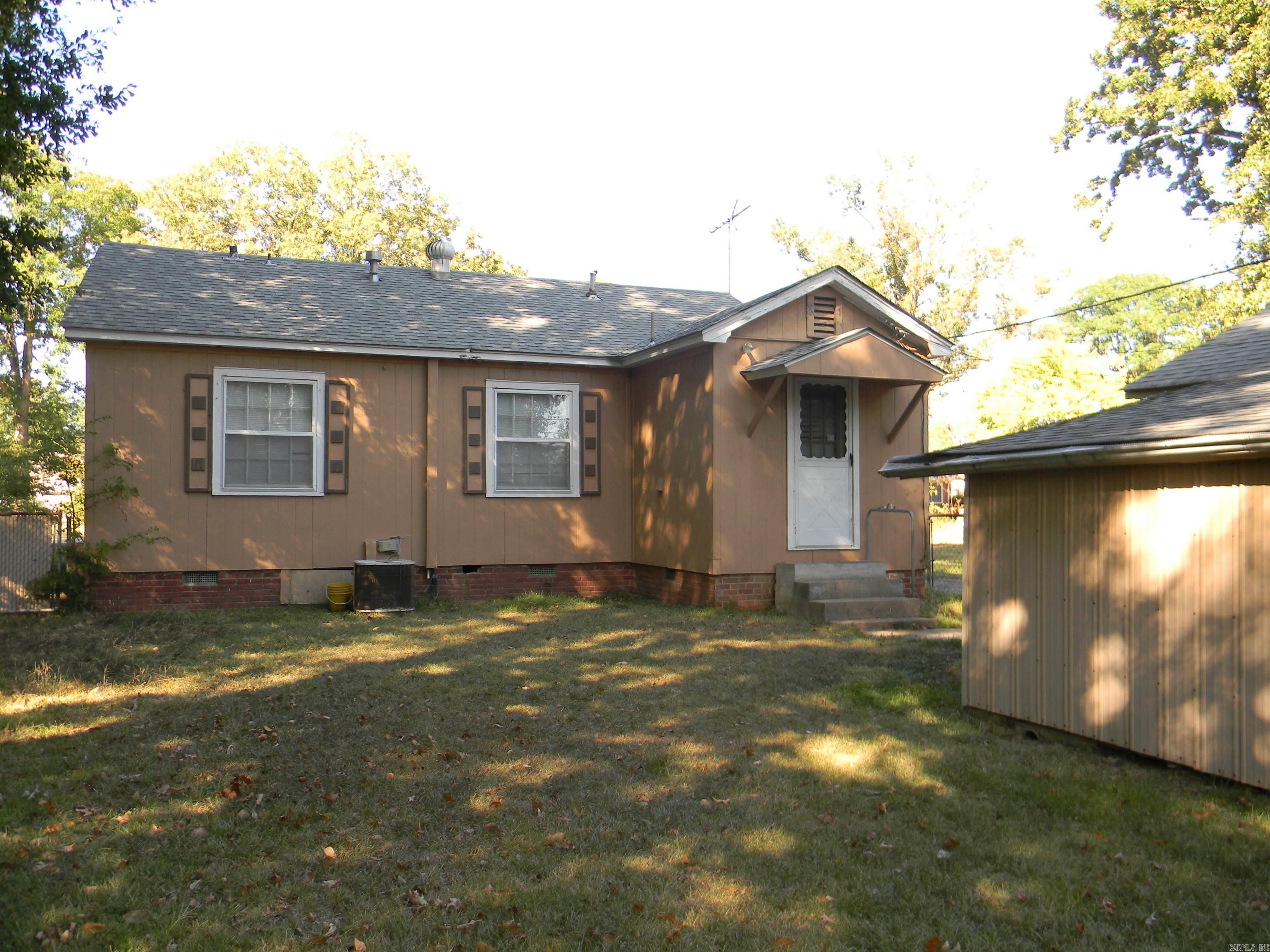 1206 W 30th Property Photo 14