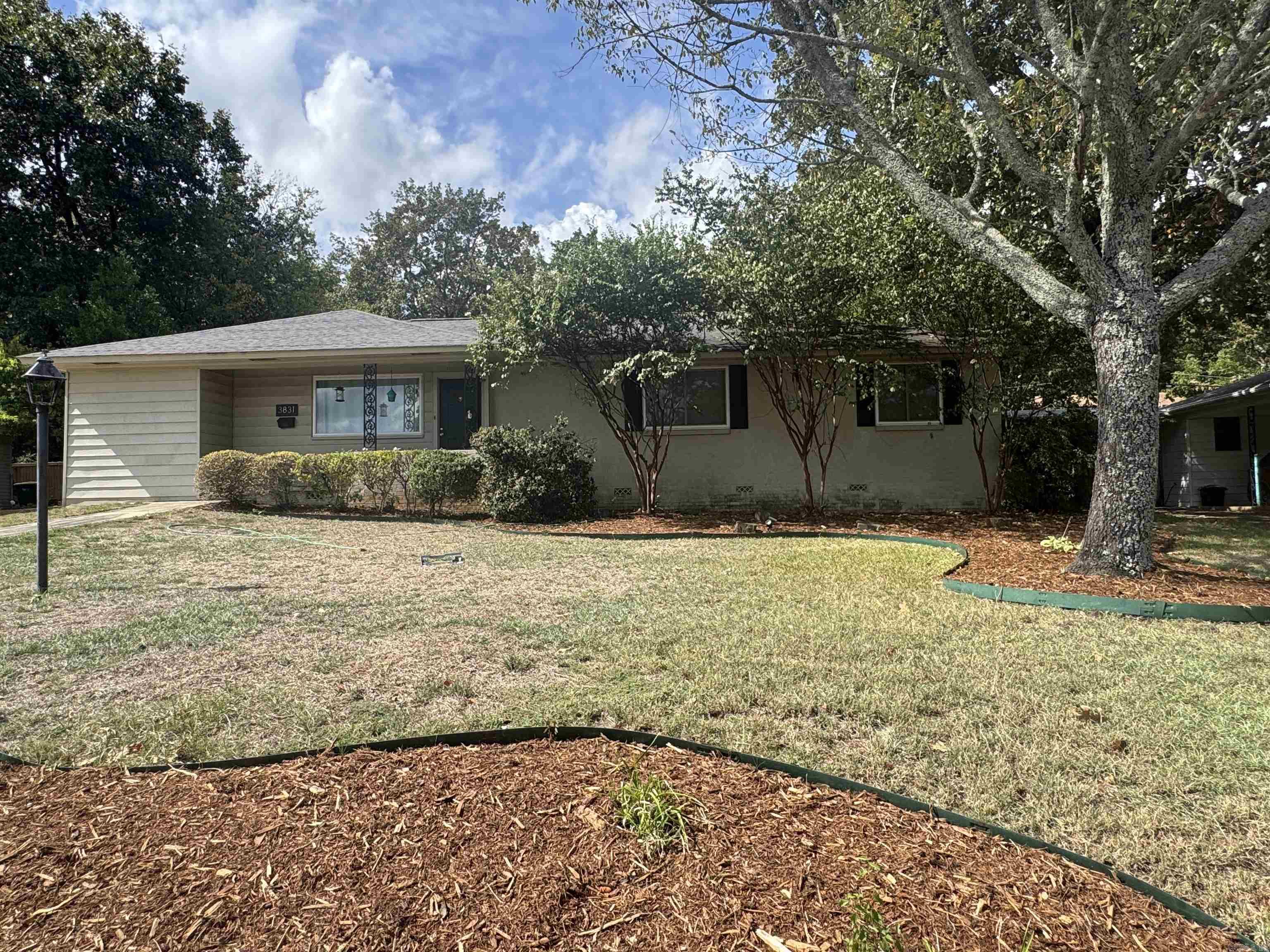3831 Idlewild Avenue Property Photo 1