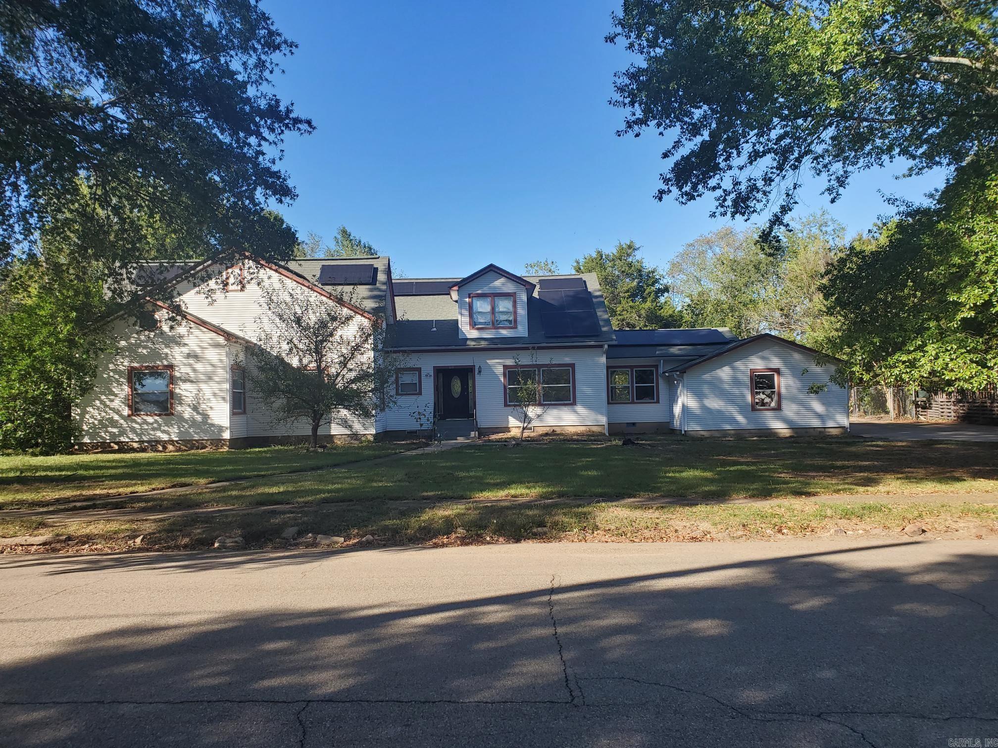 1311 Magnolia Avenue Property Photo 1