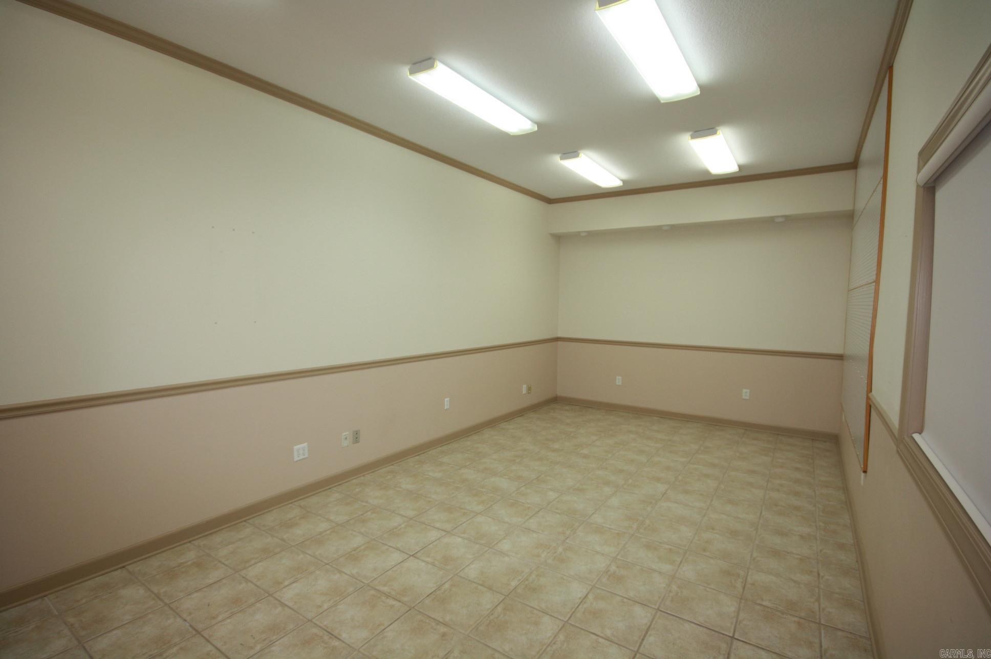 105 N Main Street Property Photo 4