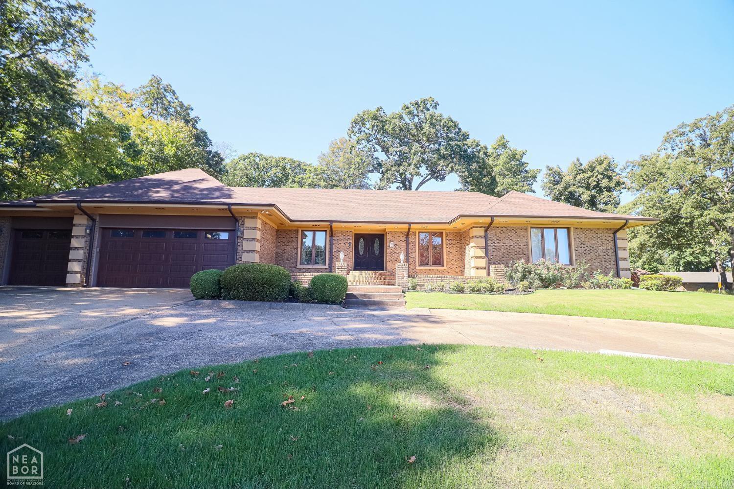 803 E Lakeshore Drive Property Photo 1