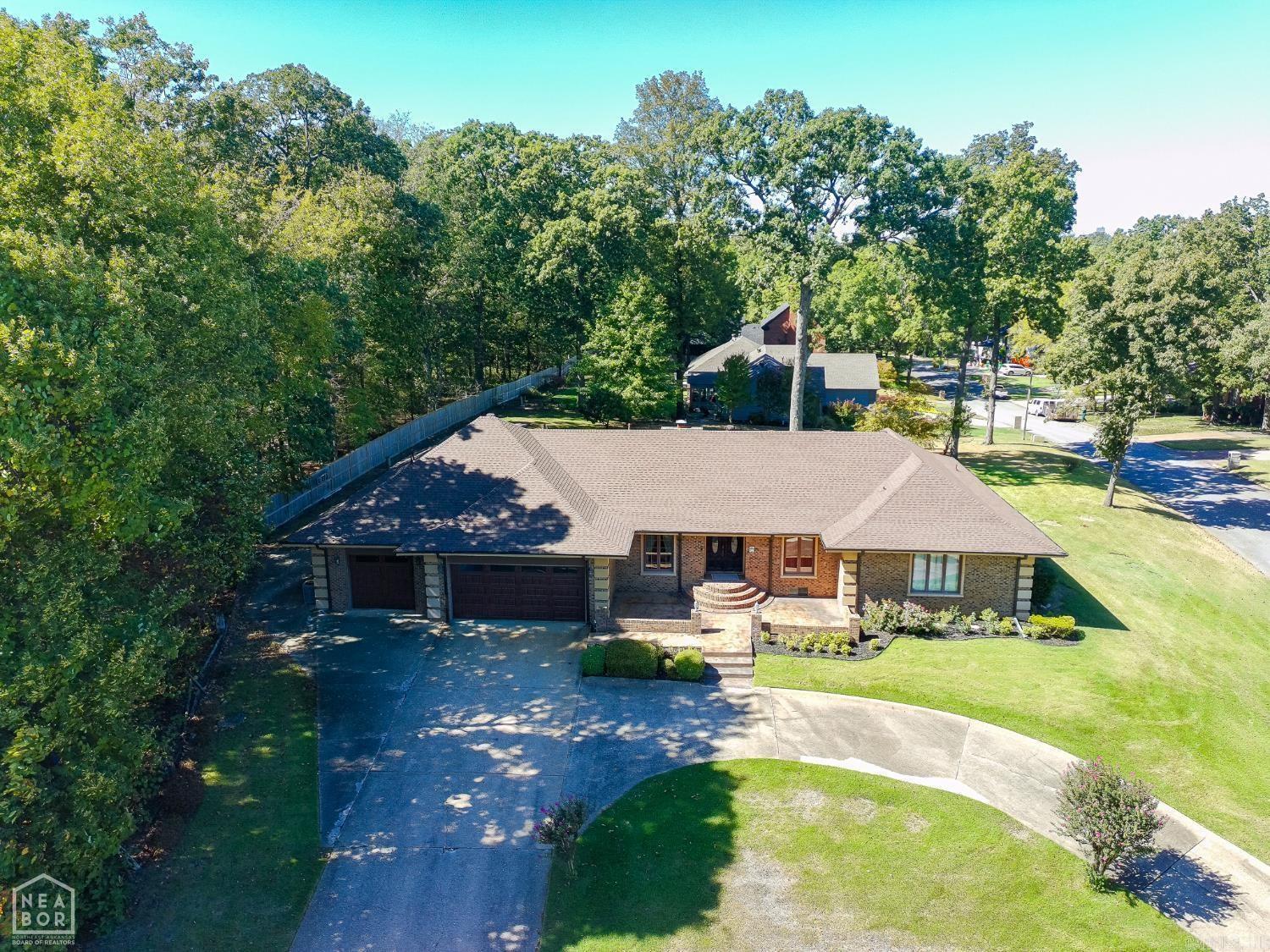 803 E Lakeshore Drive Property Photo 5