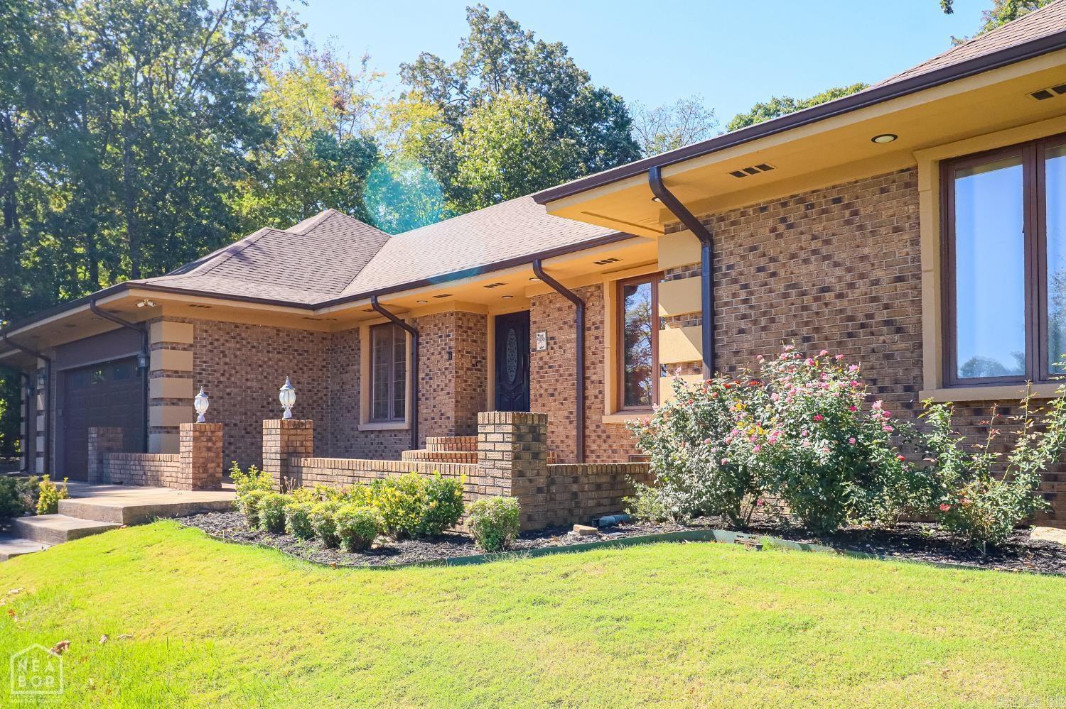 803 E Lakeshore Drive Property Photo 6
