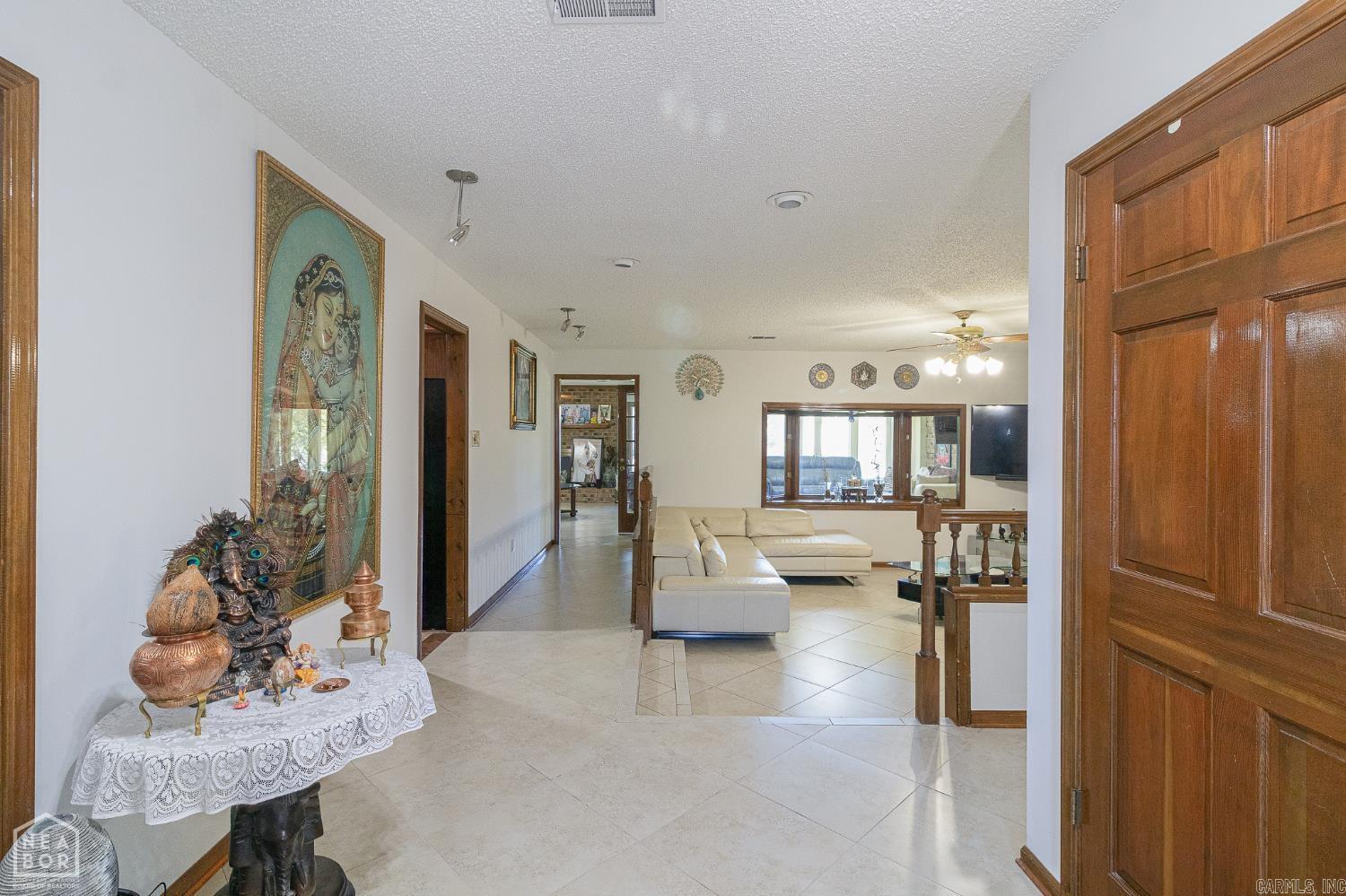 803 E Lakeshore Drive Property Photo 7