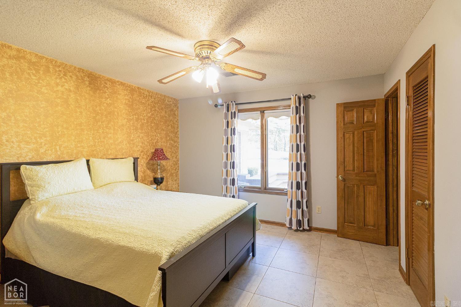 803 E Lakeshore Drive Property Photo 18