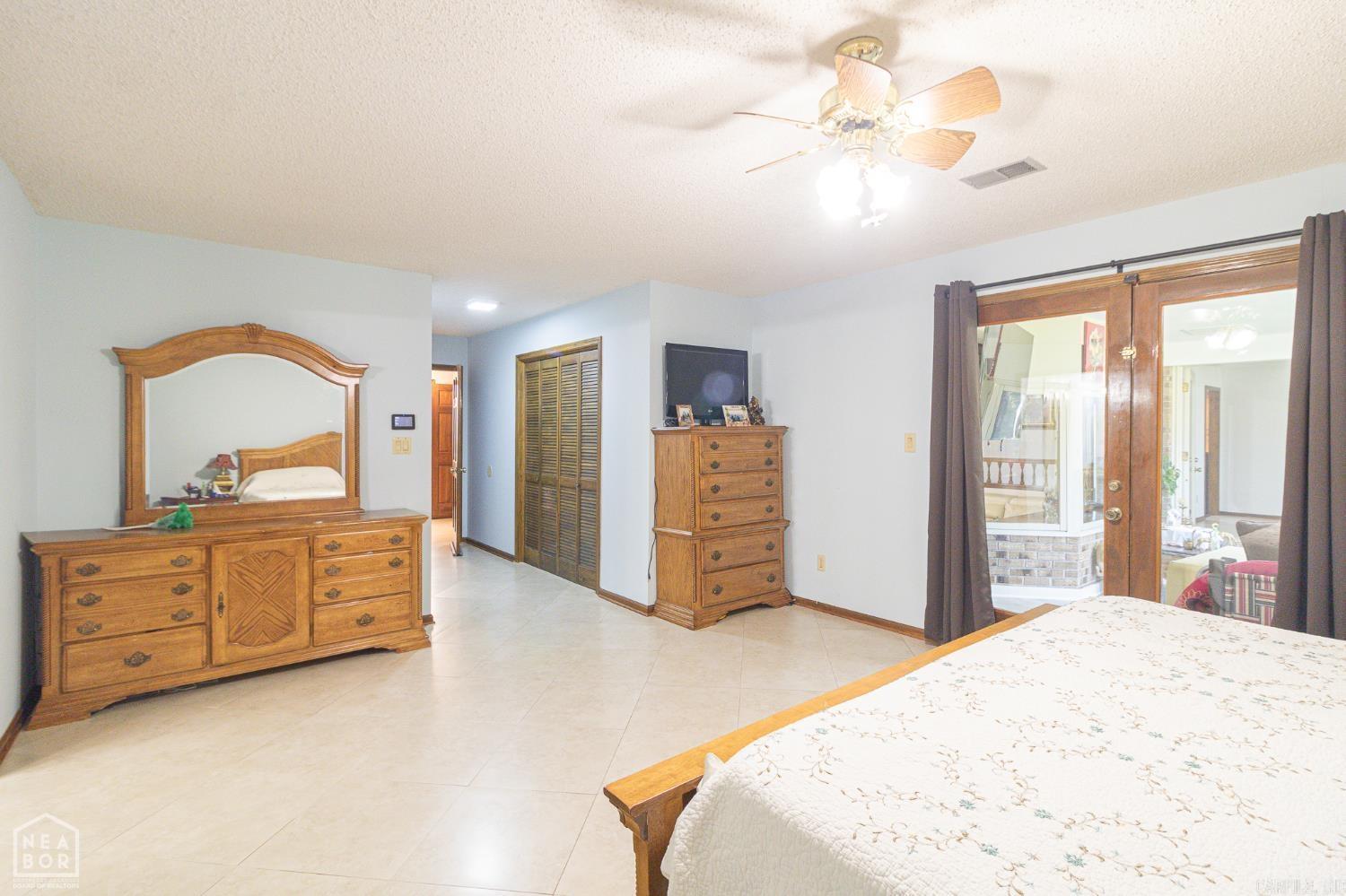 803 E Lakeshore Drive Property Photo 22
