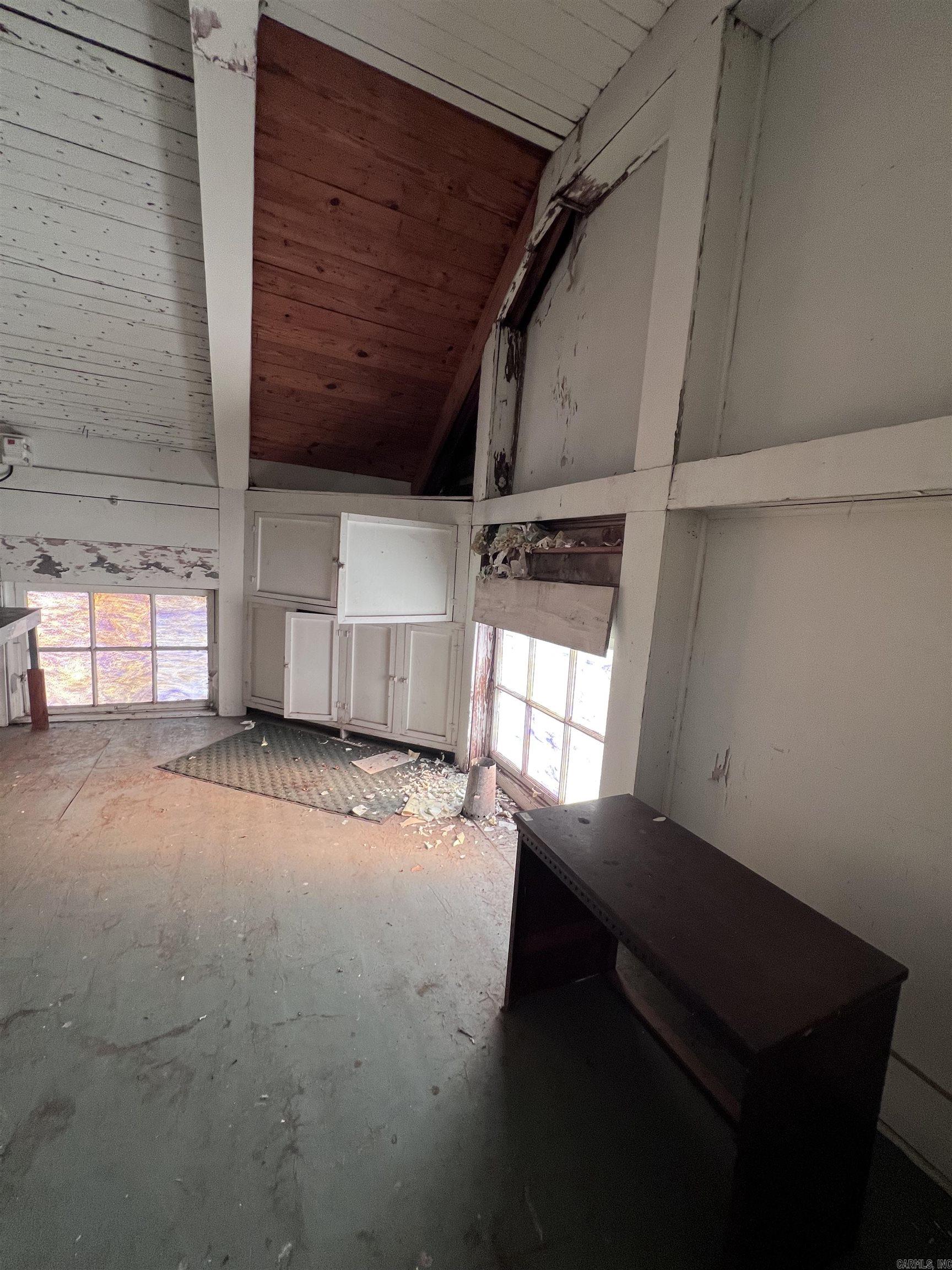 101 Smithdale Property Photo 37
