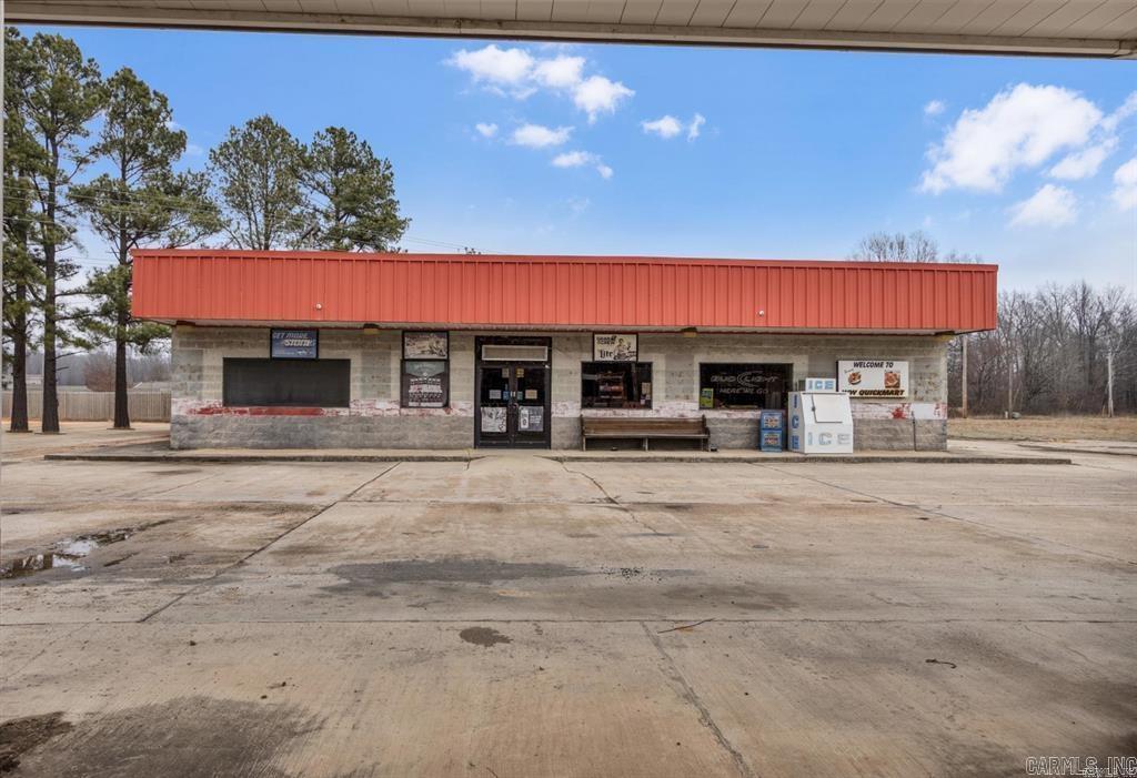 11002 Highway 135 N Property Photo 1