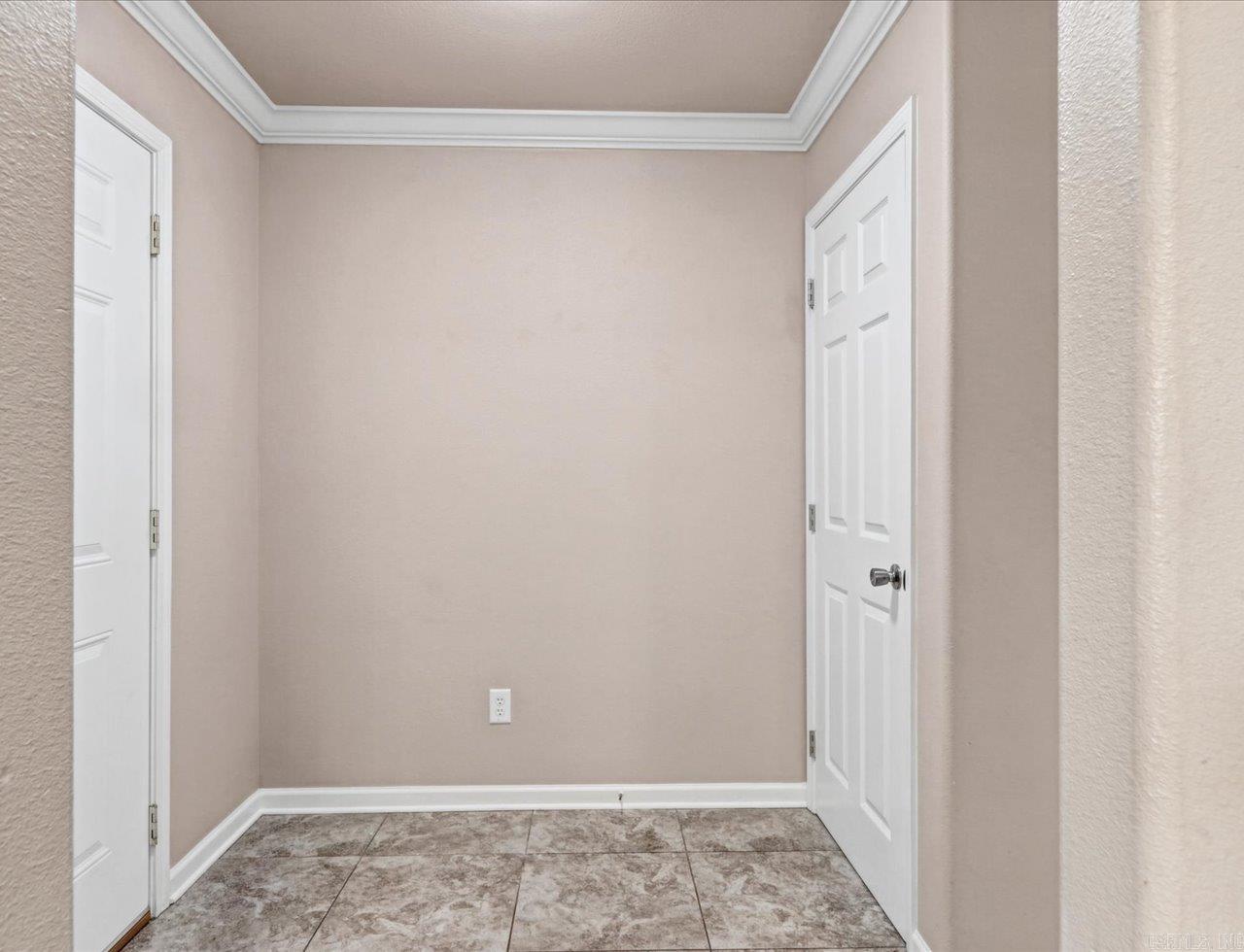 1100 Woodlawn Avenue 60 Property Photo 9