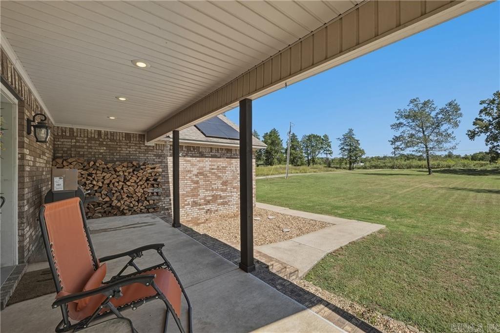 115 Newton Springs Property Photo 4