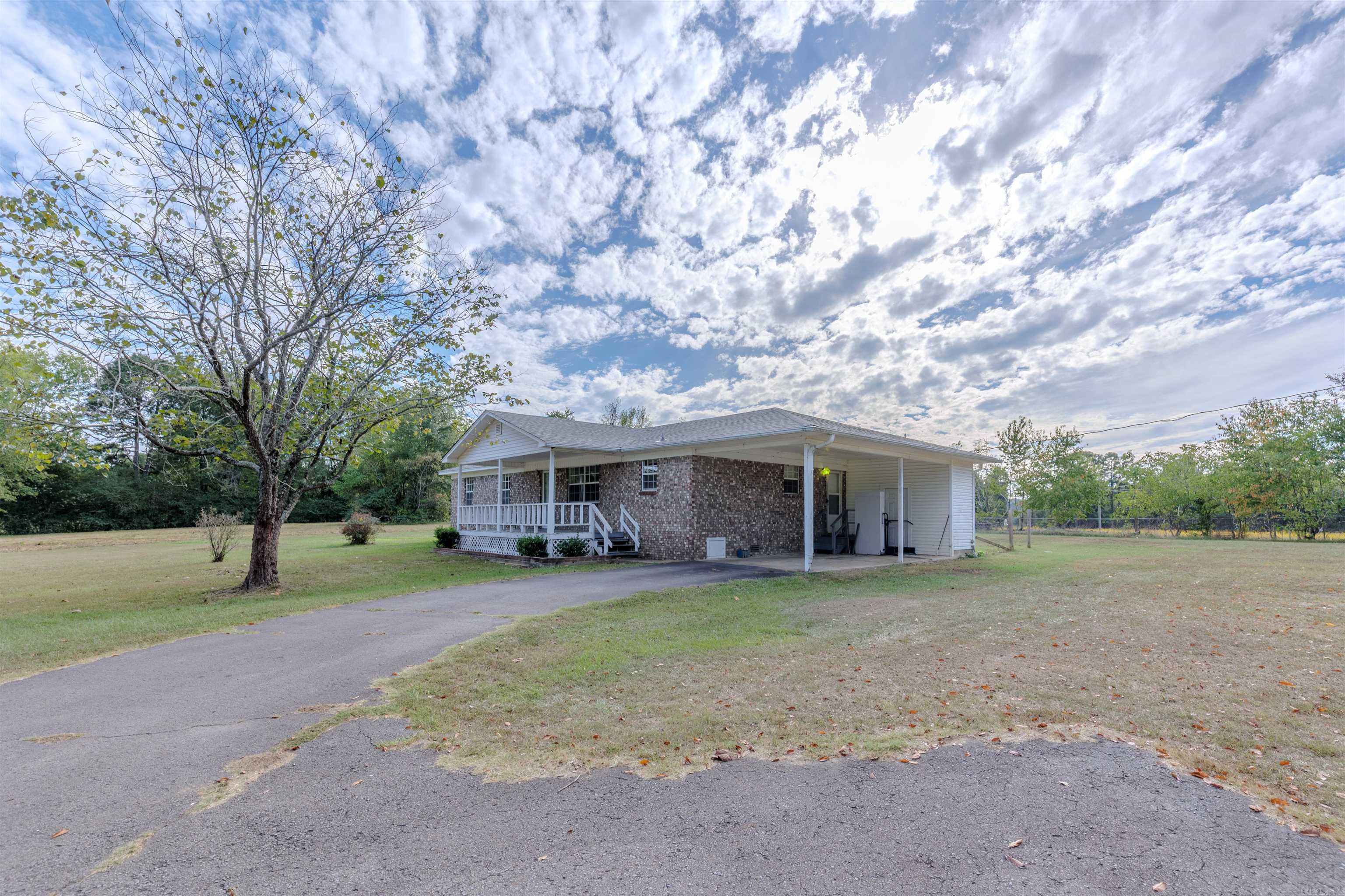 1739 Highway 216 Property Photo 4