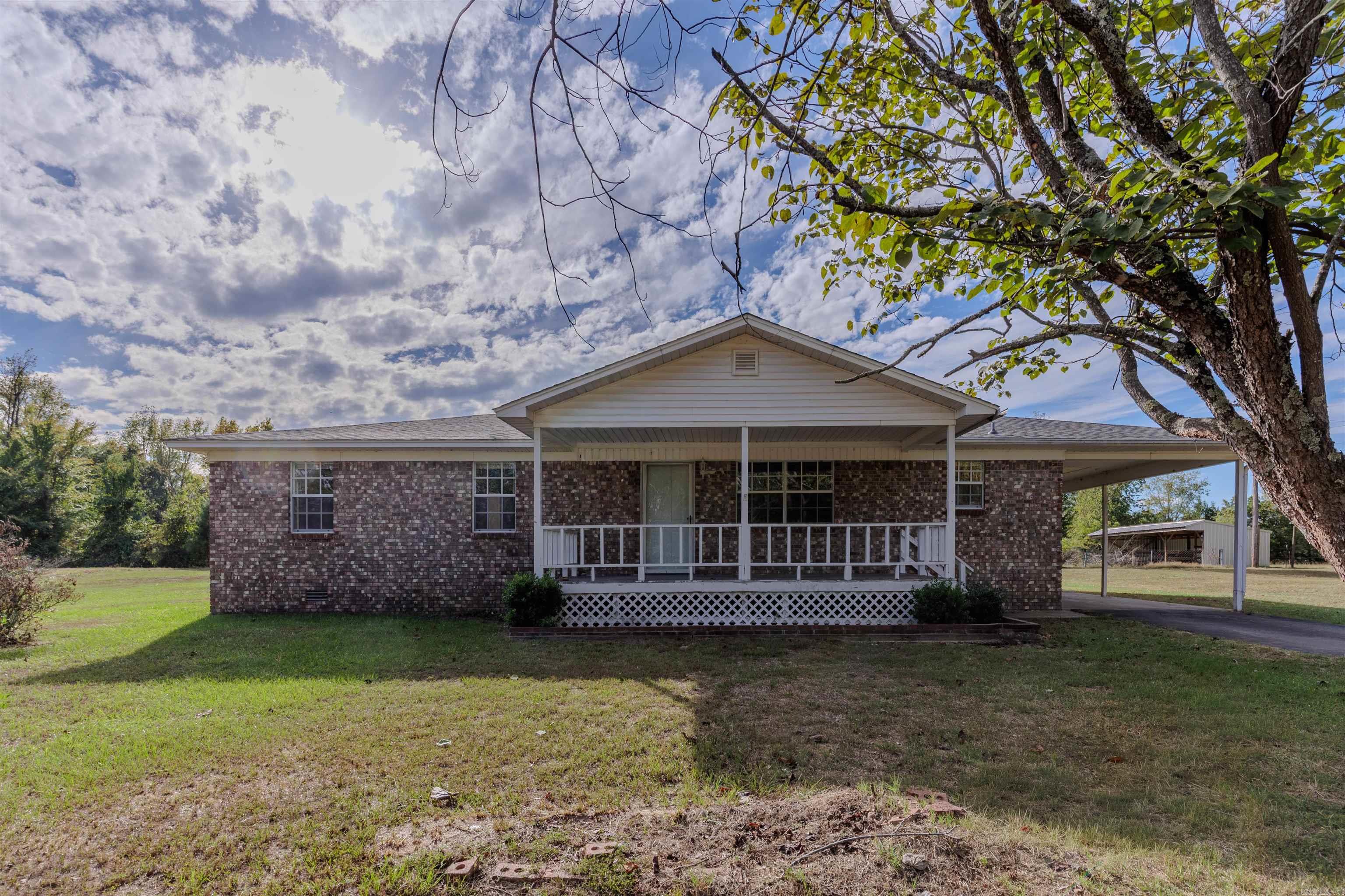 1739 Highway 216 Property Photo 6
