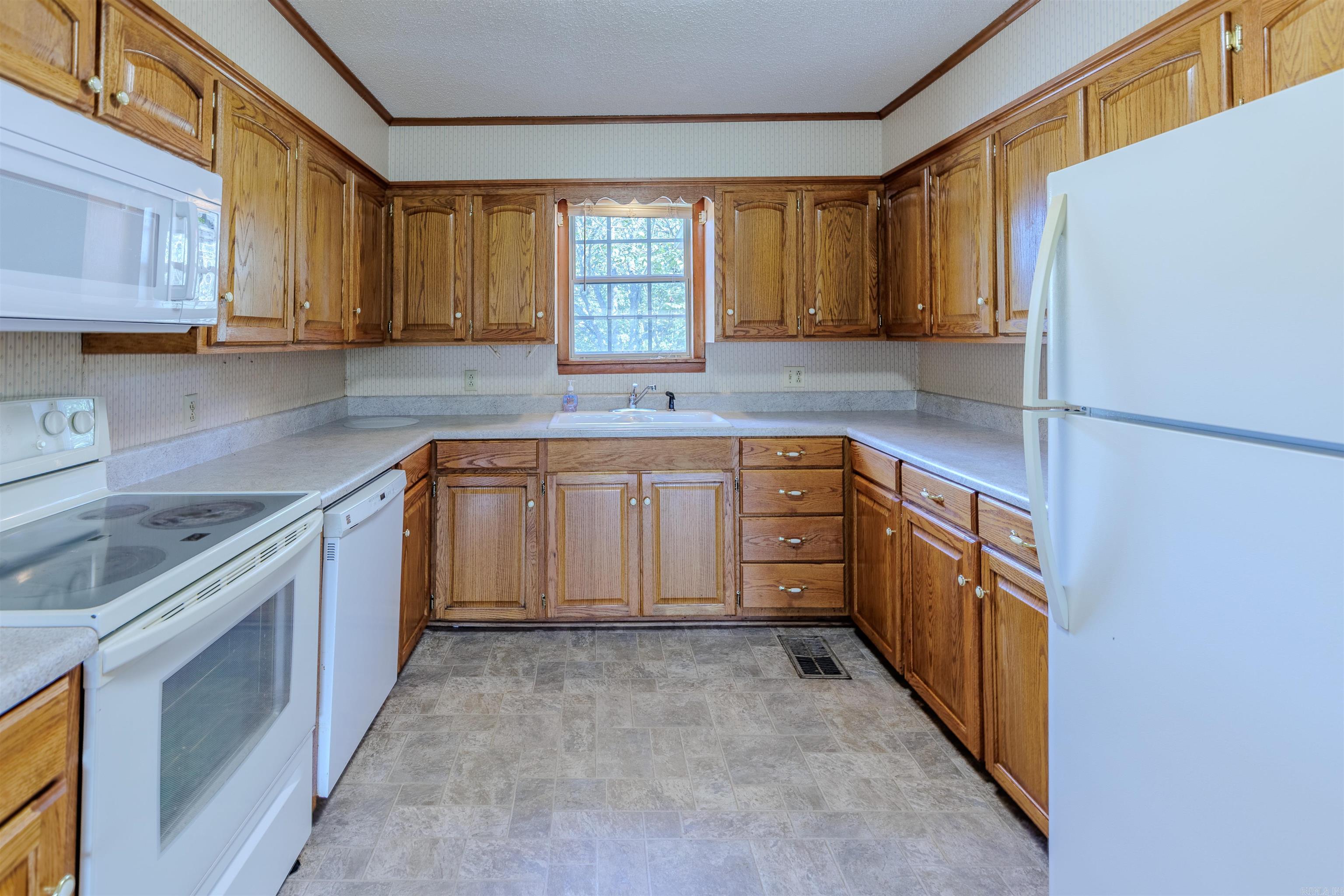1739 Highway 216 Property Photo 12