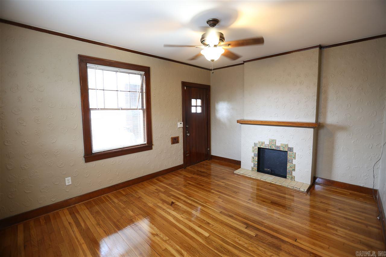 301 Thayer Street B Property Photo 3