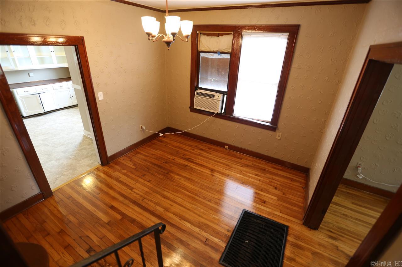 301 Thayer Street B Property Photo 7