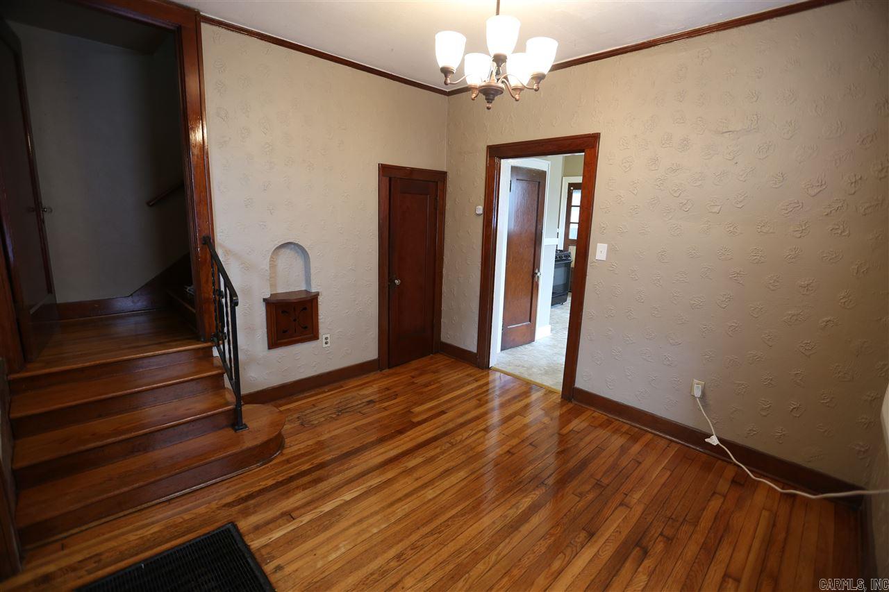 301 Thayer Street B Property Photo 8