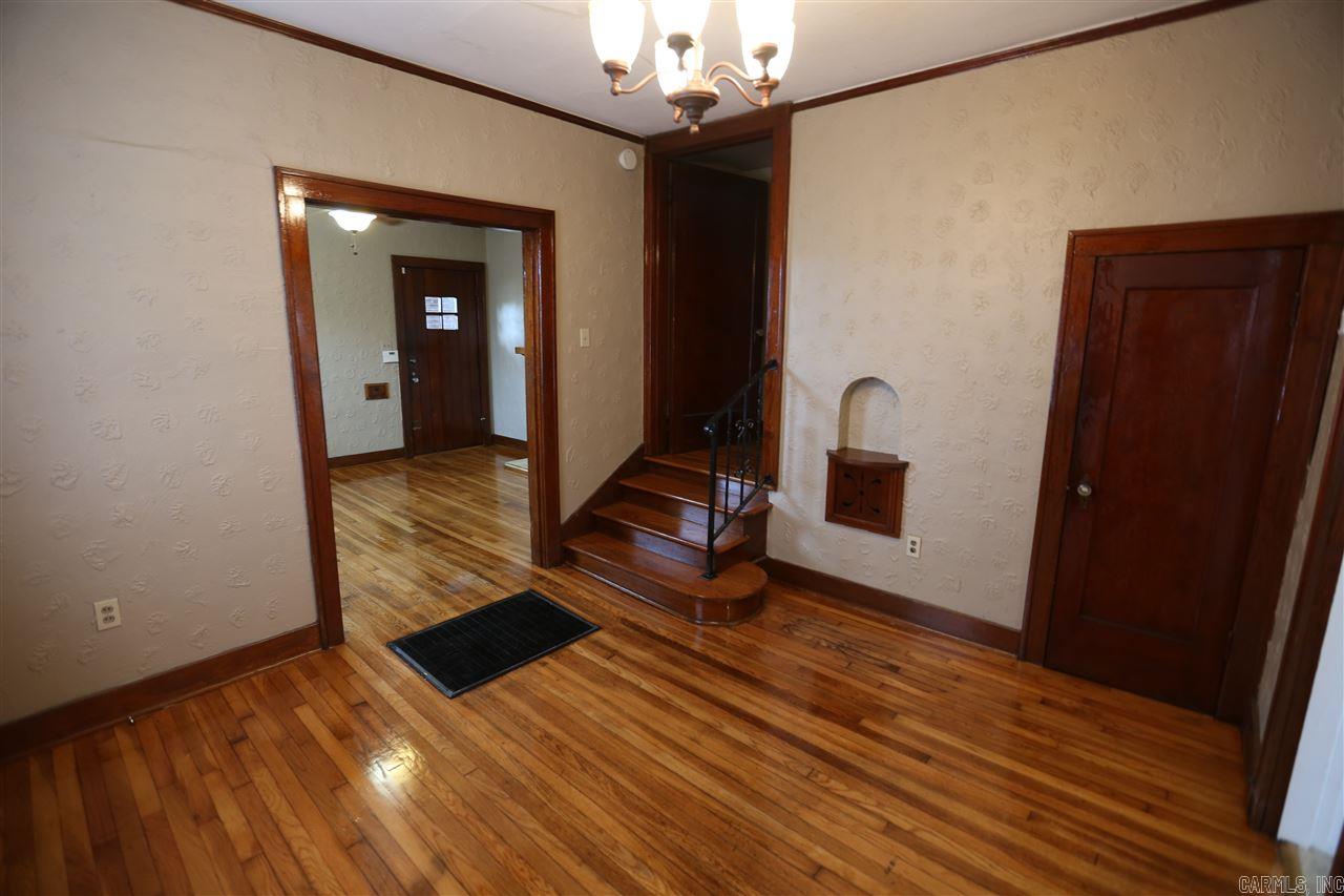 301 Thayer Street B Property Photo 9