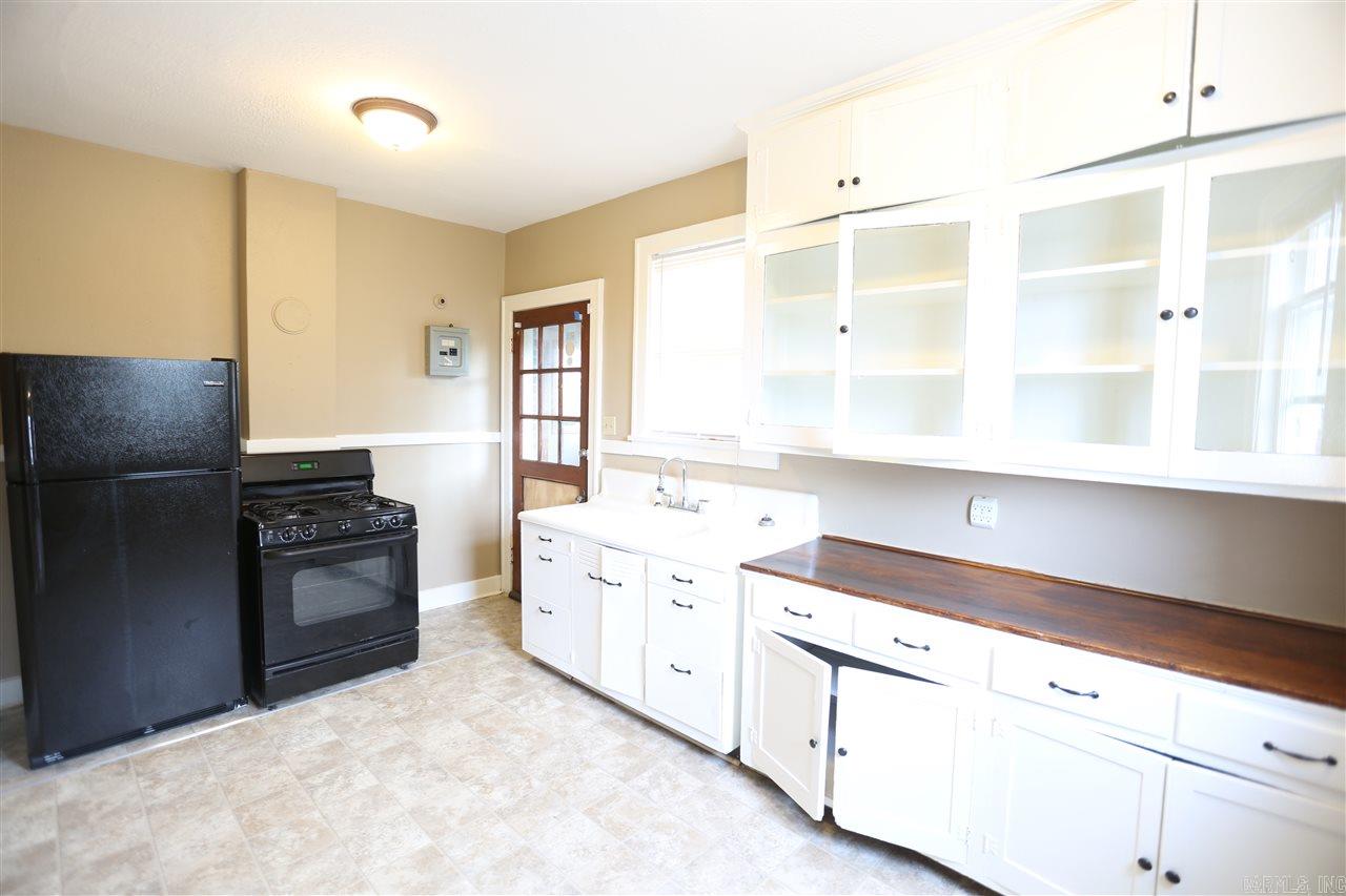 301 Thayer Street B Property Photo 13