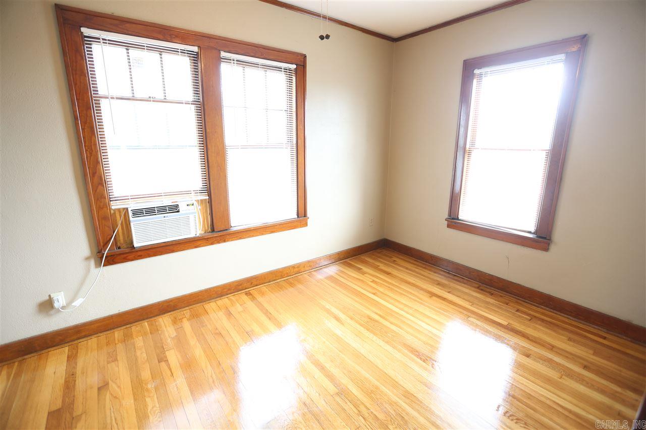 301 Thayer Street B Property Photo 16