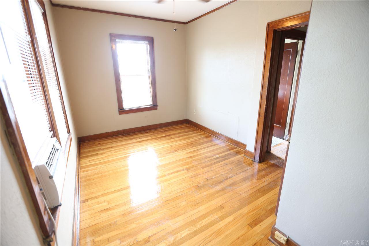 301 Thayer Street B Property Photo 17