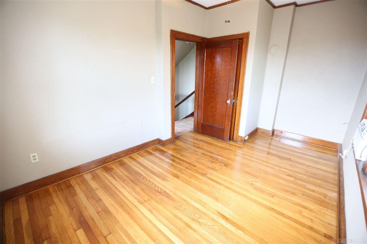 301 Thayer Street B Property Photo 19