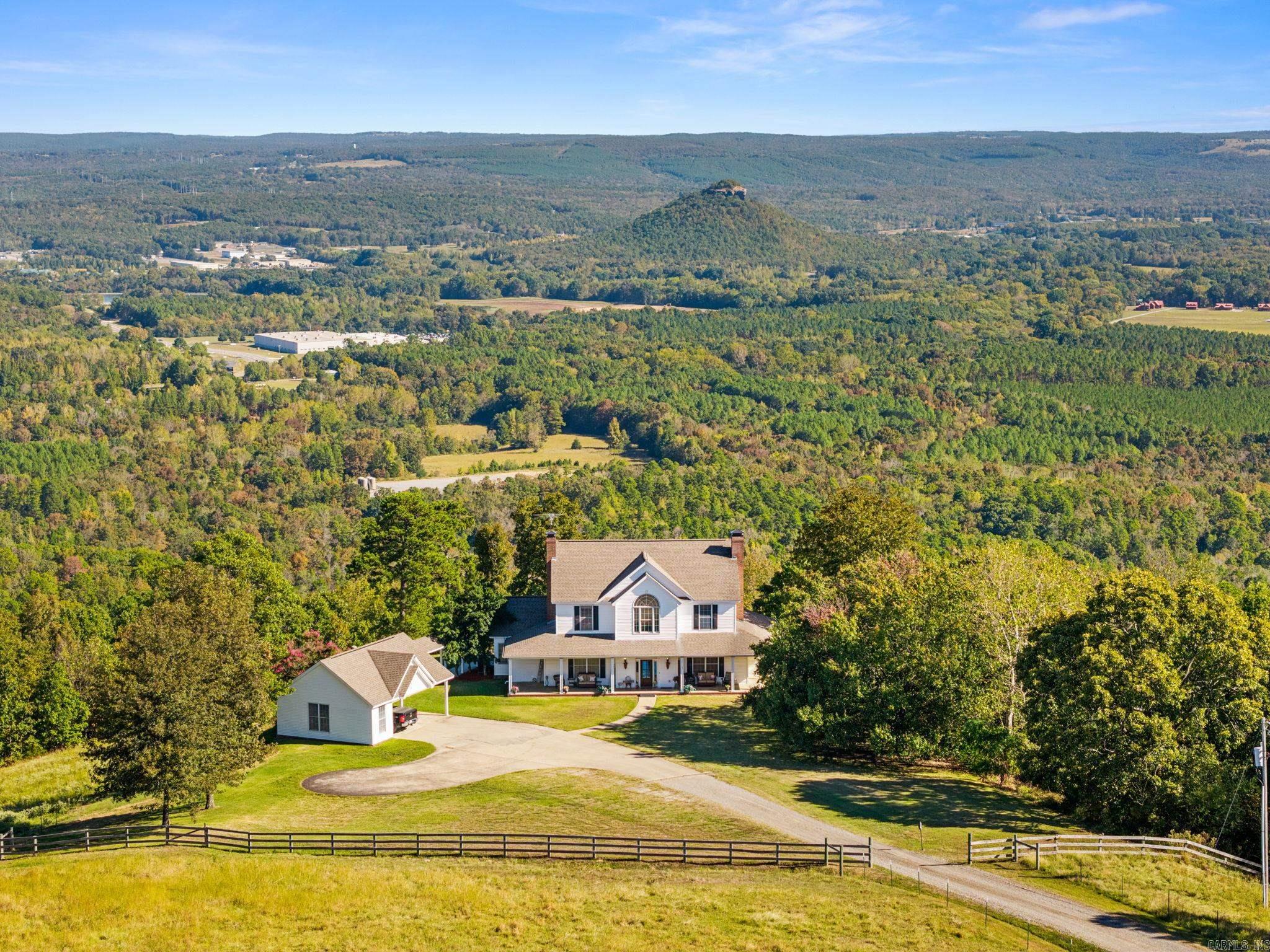 200 Clampett Lane Property Photo 3
