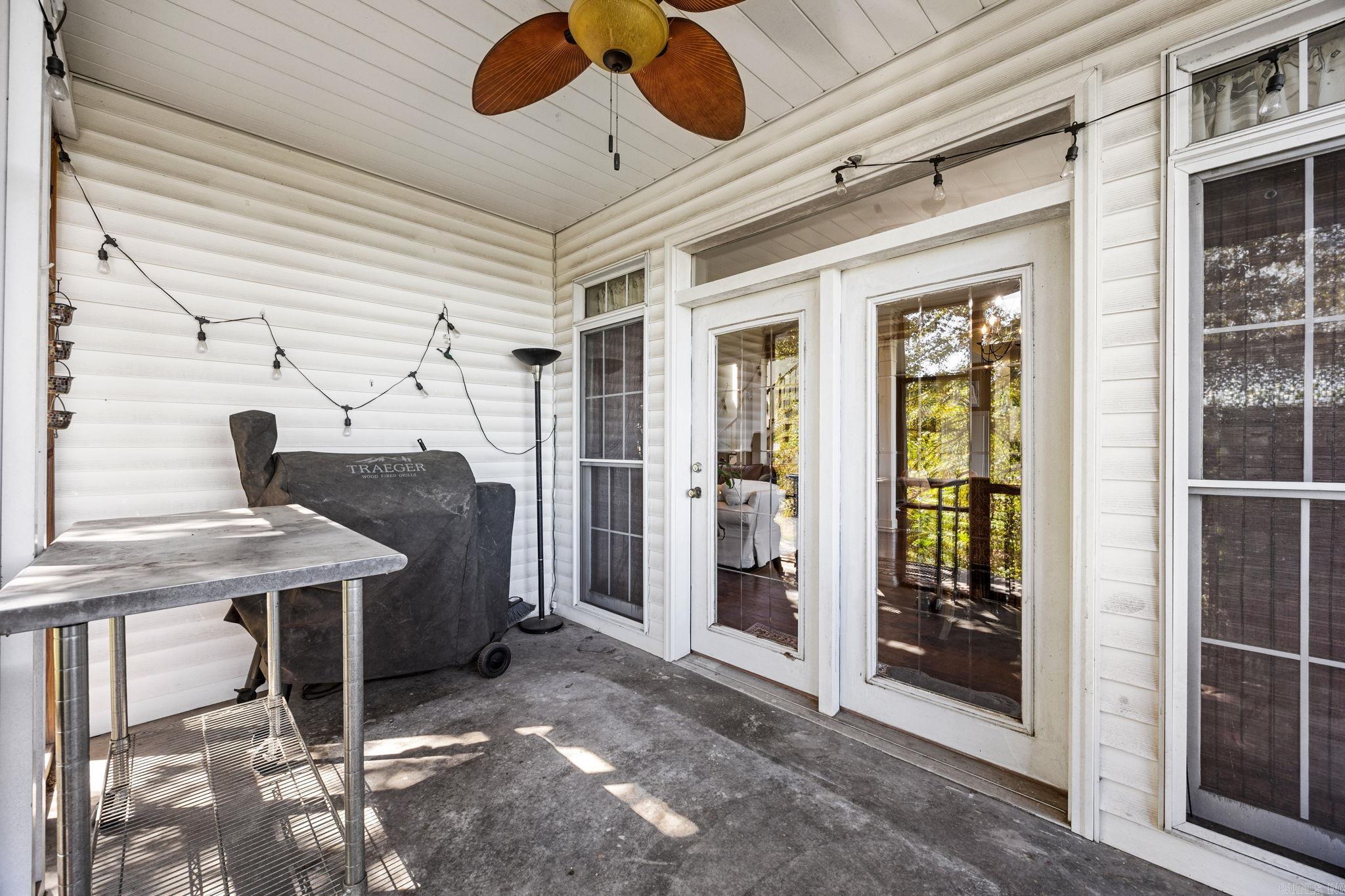 200 Clampett Lane Property Photo 11
