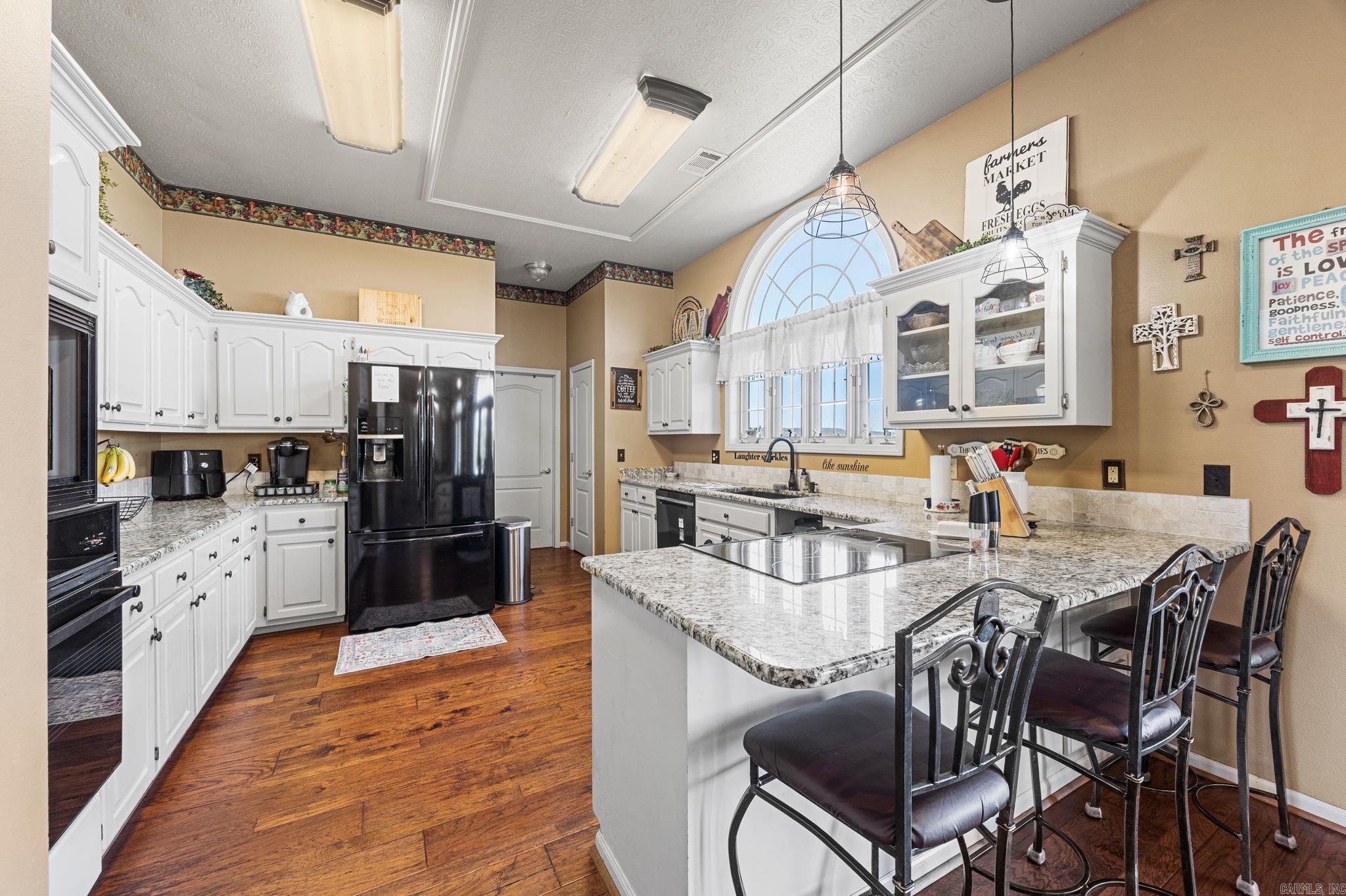 200 Clampett Lane Property Photo 12