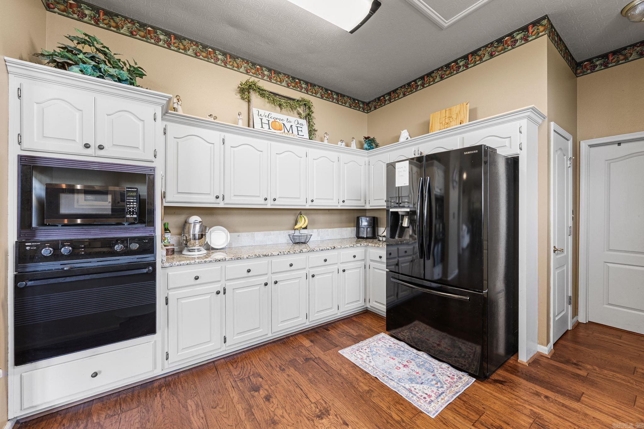 200 Clampett Lane Property Photo 15
