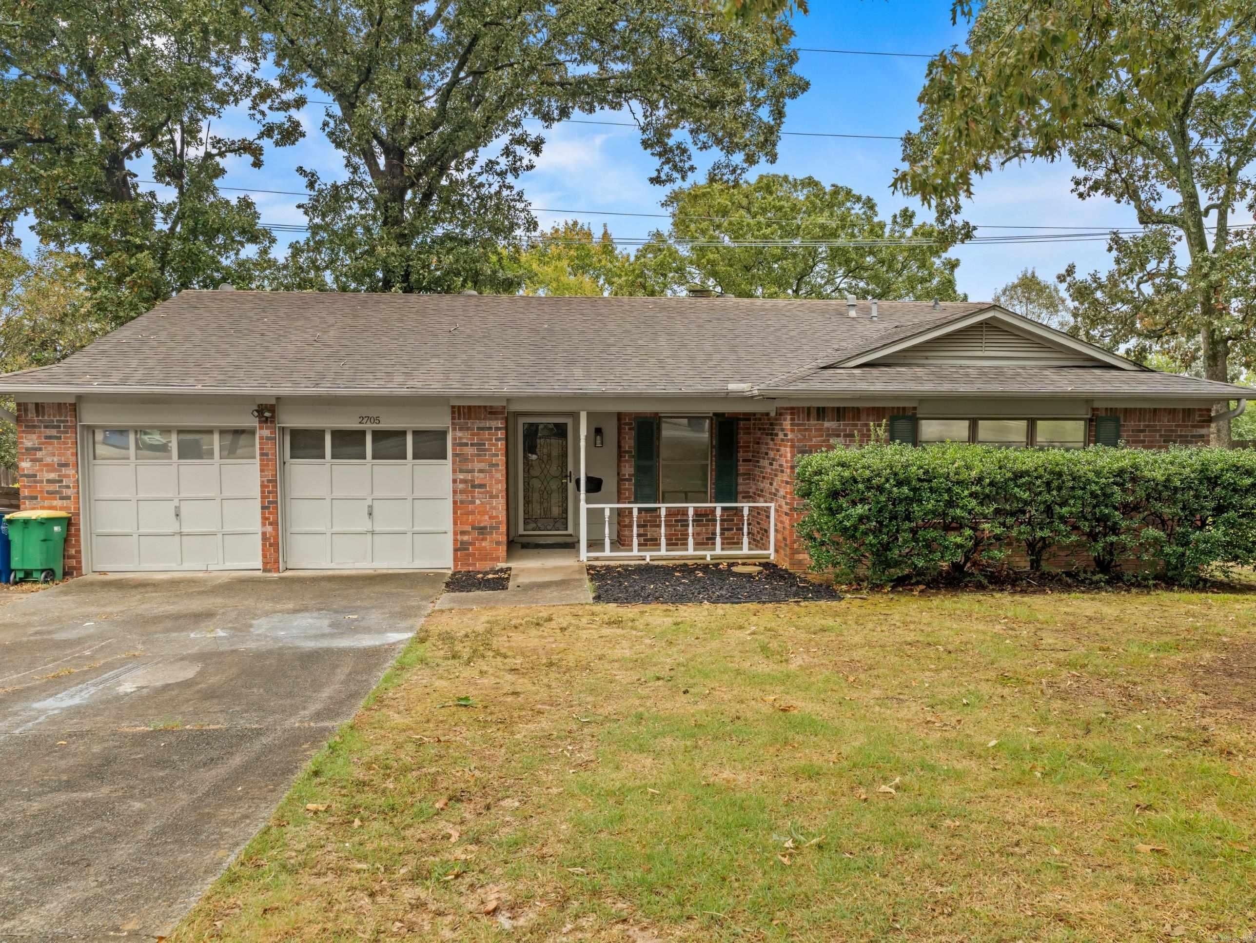 2705 Ozark Dr Property Photo 1