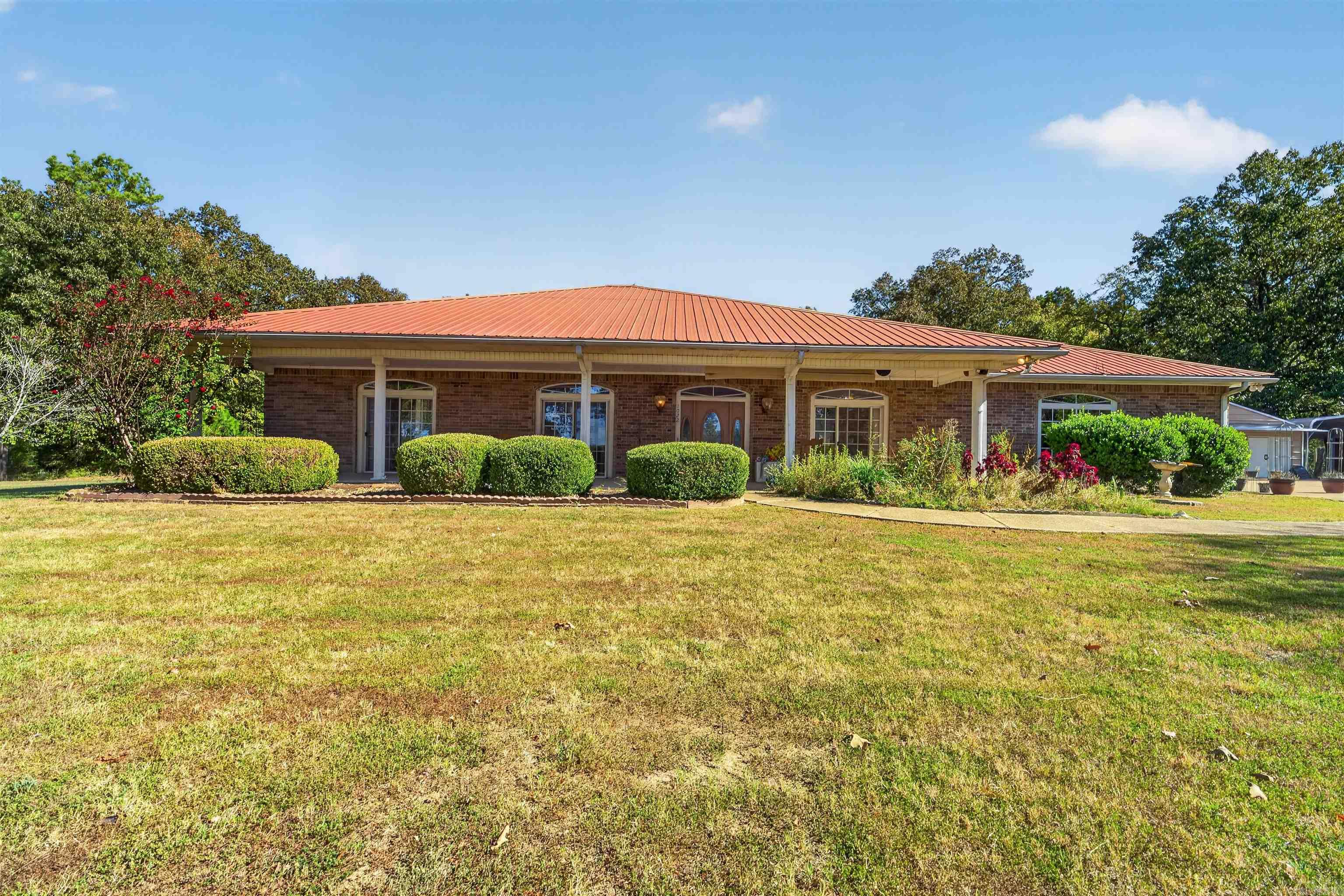 1022 Old Military Road Property Photo 1